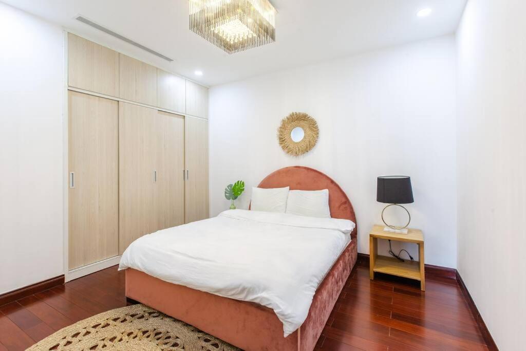 Chi's house - Vinhomes Royal city - 2BR