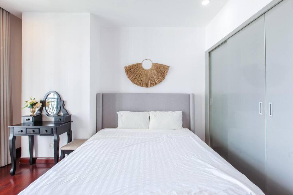 Chi's house - Vinhomes Royal city - 2BR