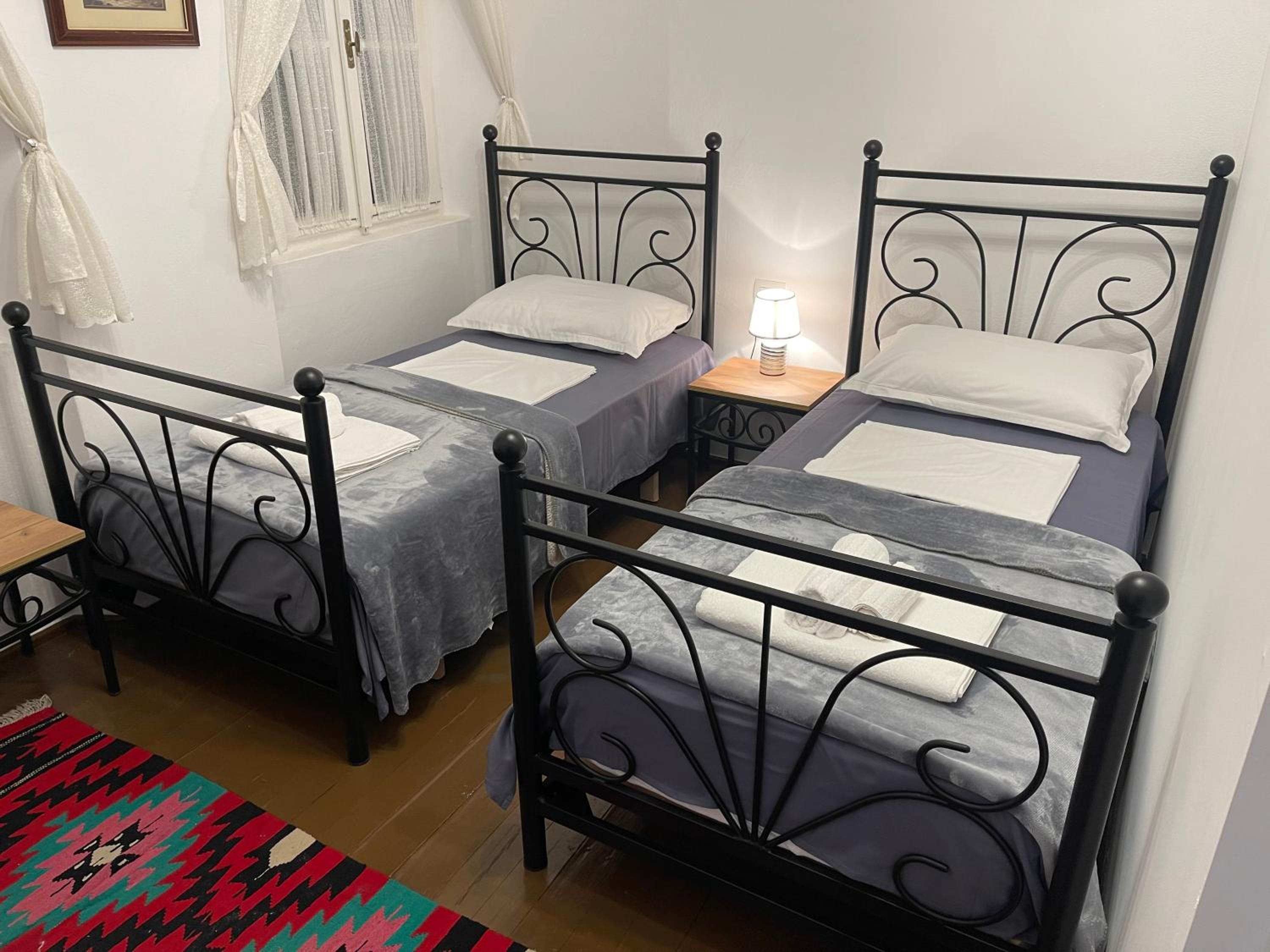 InTown Guesthouse Shkoder photo 5