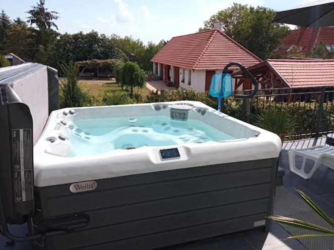 ART INN APARTMANHÁZ BALATON-GYENESDIÁS