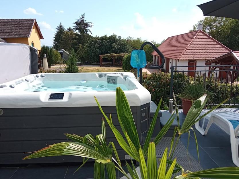 ART INN APARTMANHÁZ BALATON-GYENESDIÁS
