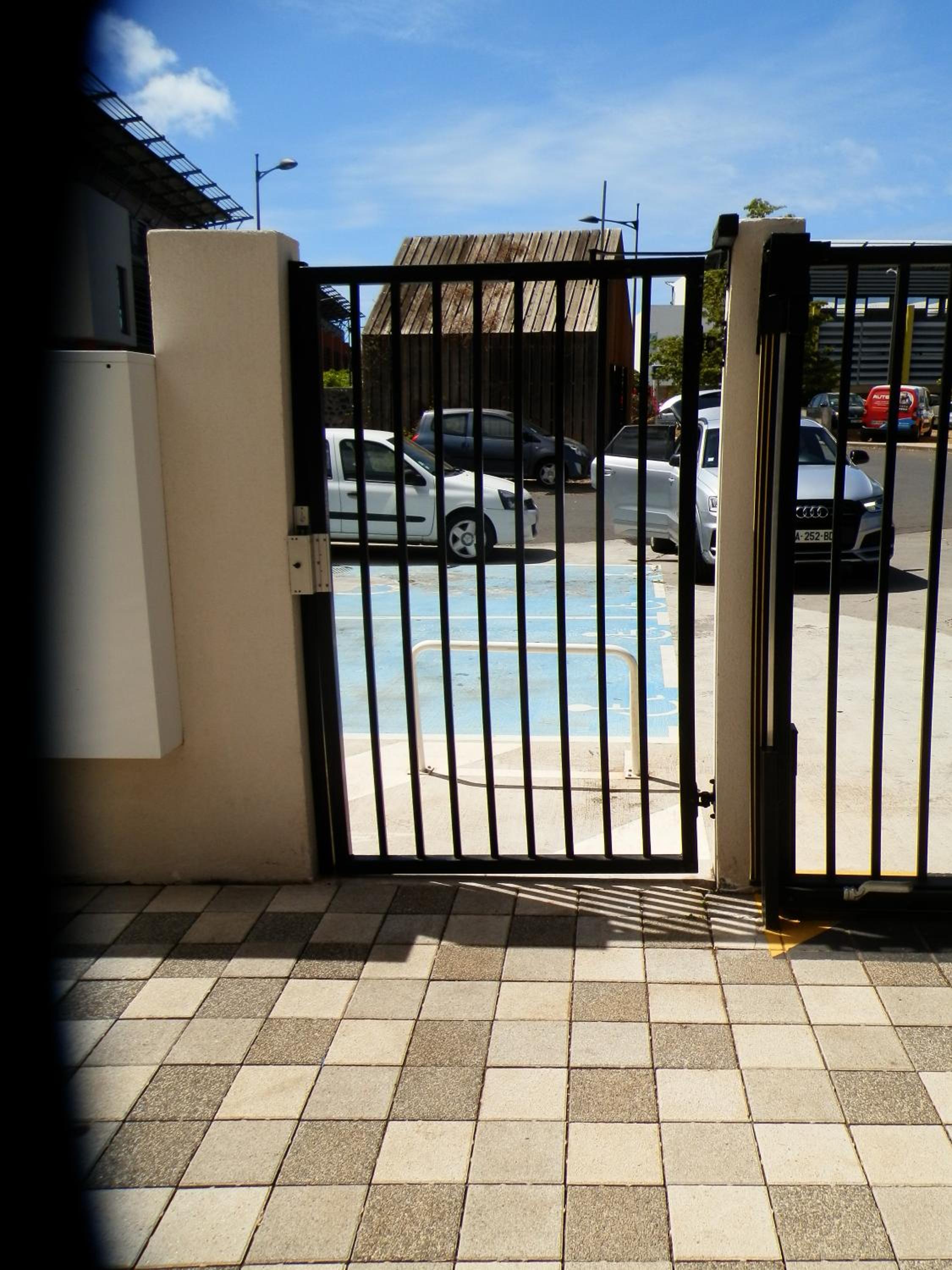 Photo 9