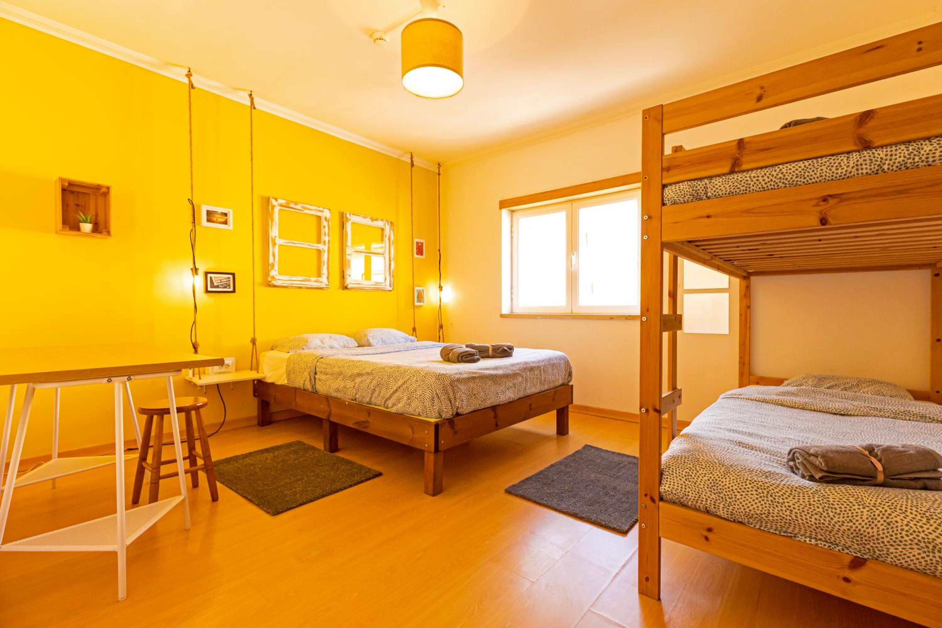 Pineapple Surf House