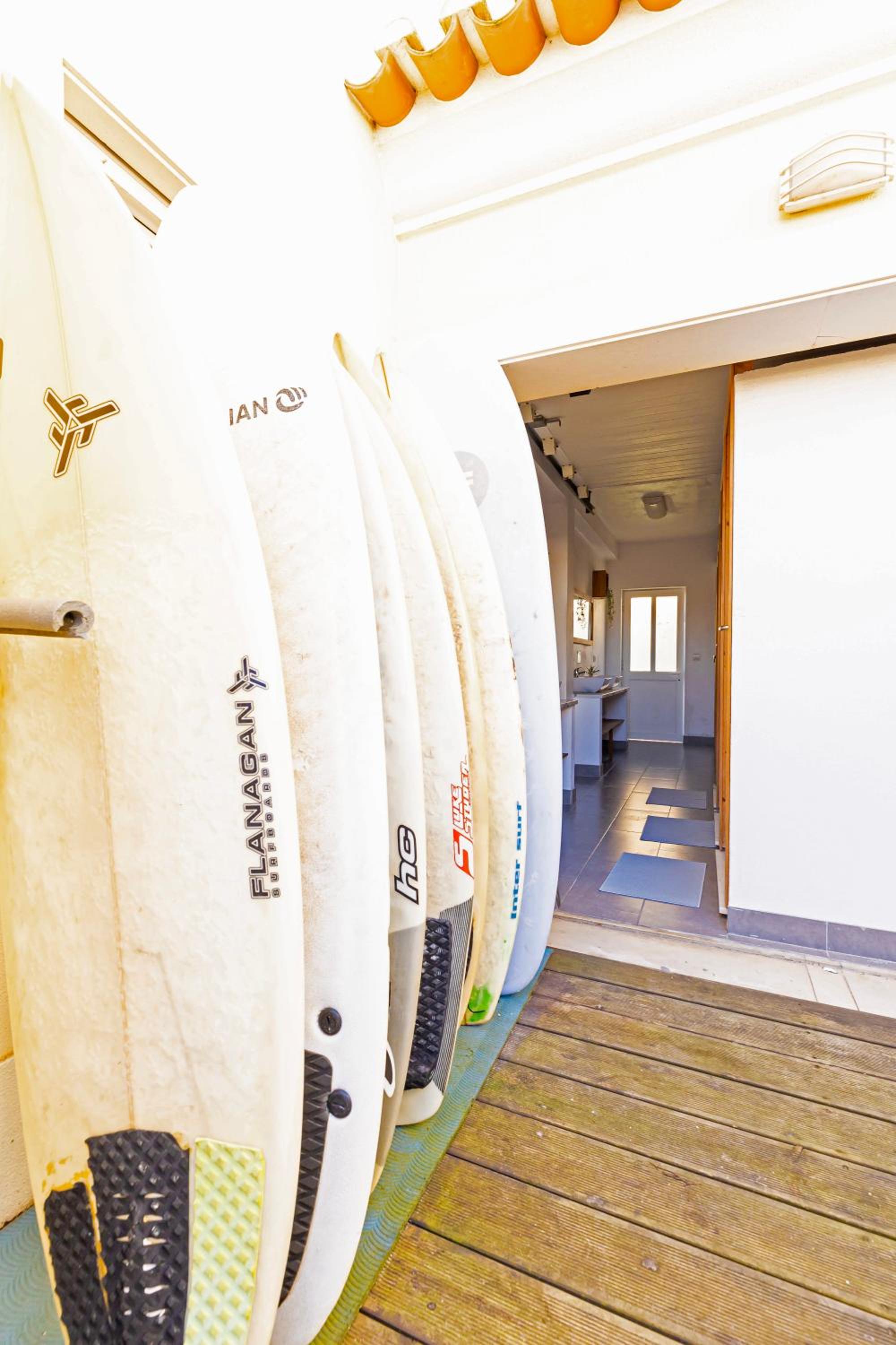 Pineapple Surf House