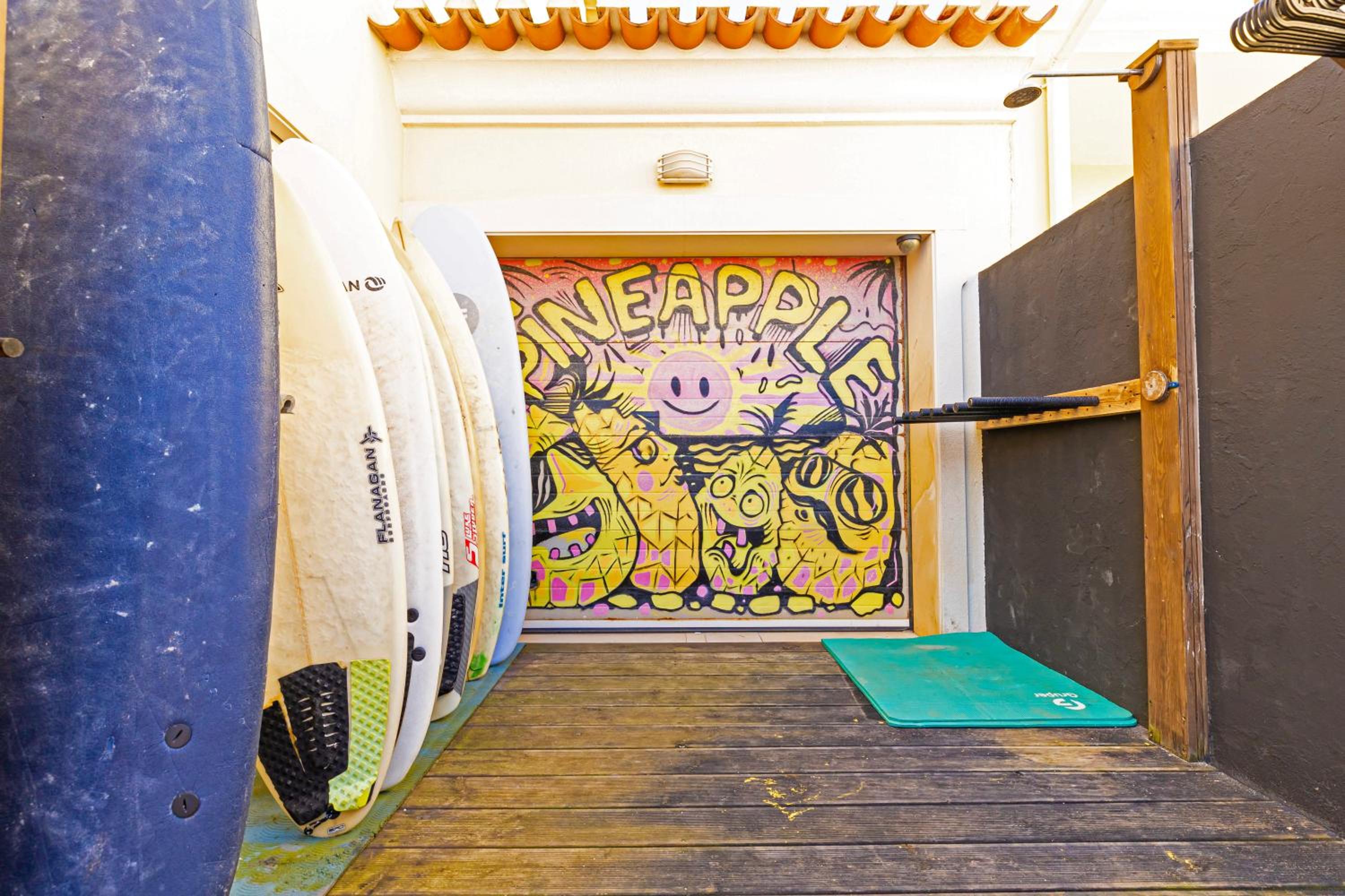 Pineapple Surf House