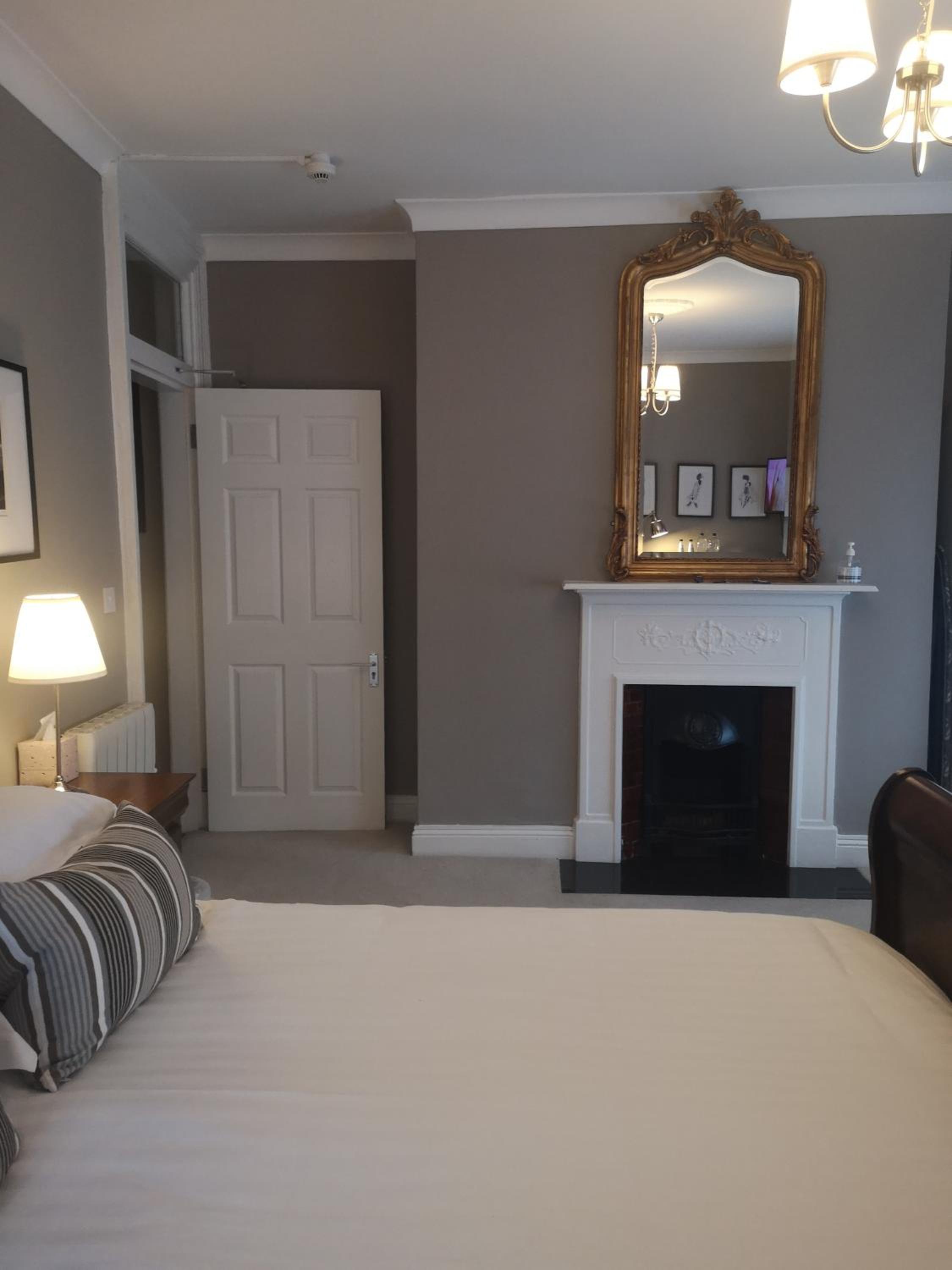 Shaw Suite