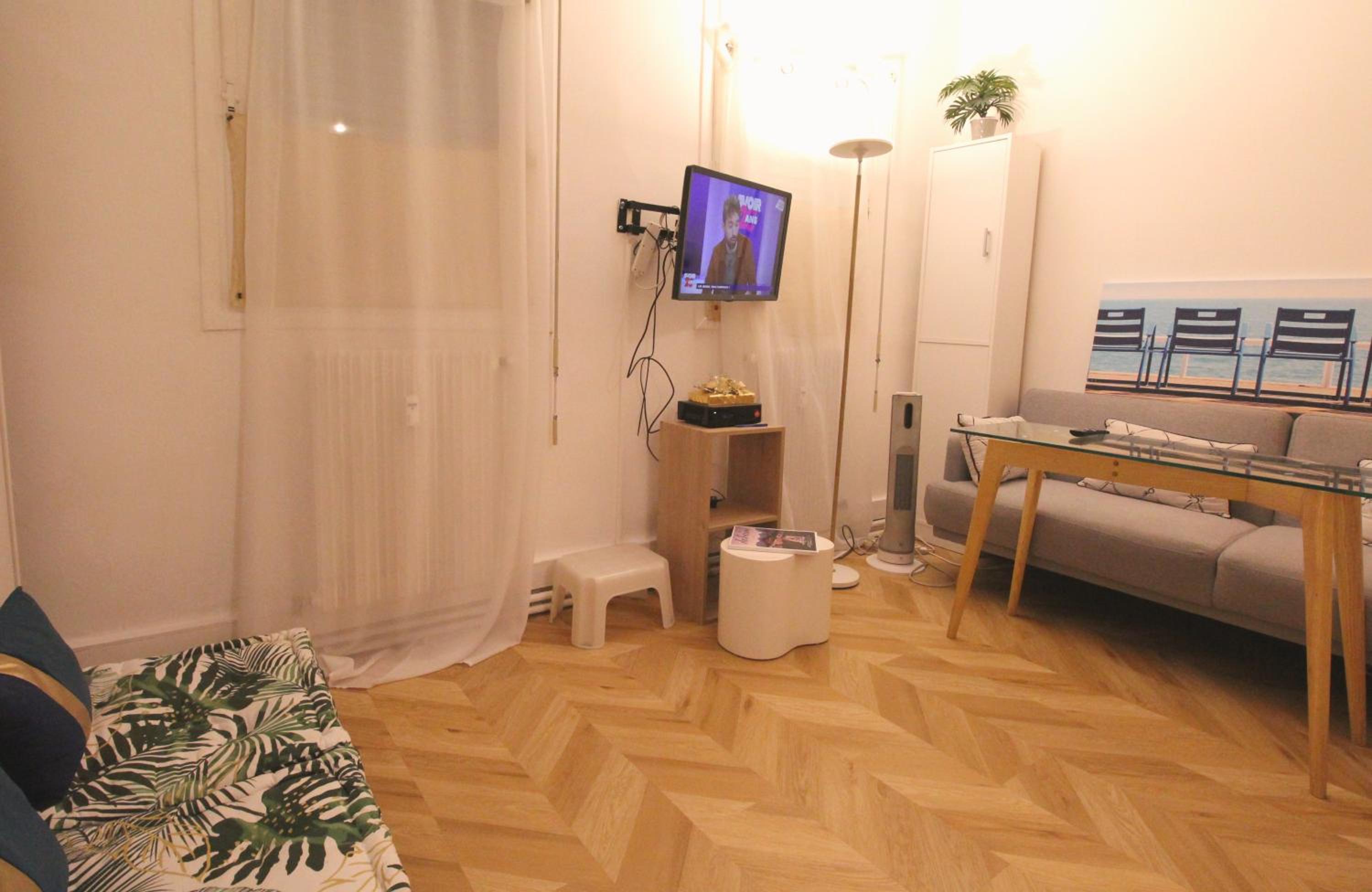 Monaco Studio near Forum Grimaldi and Beach. Bnbrickeys. view 3