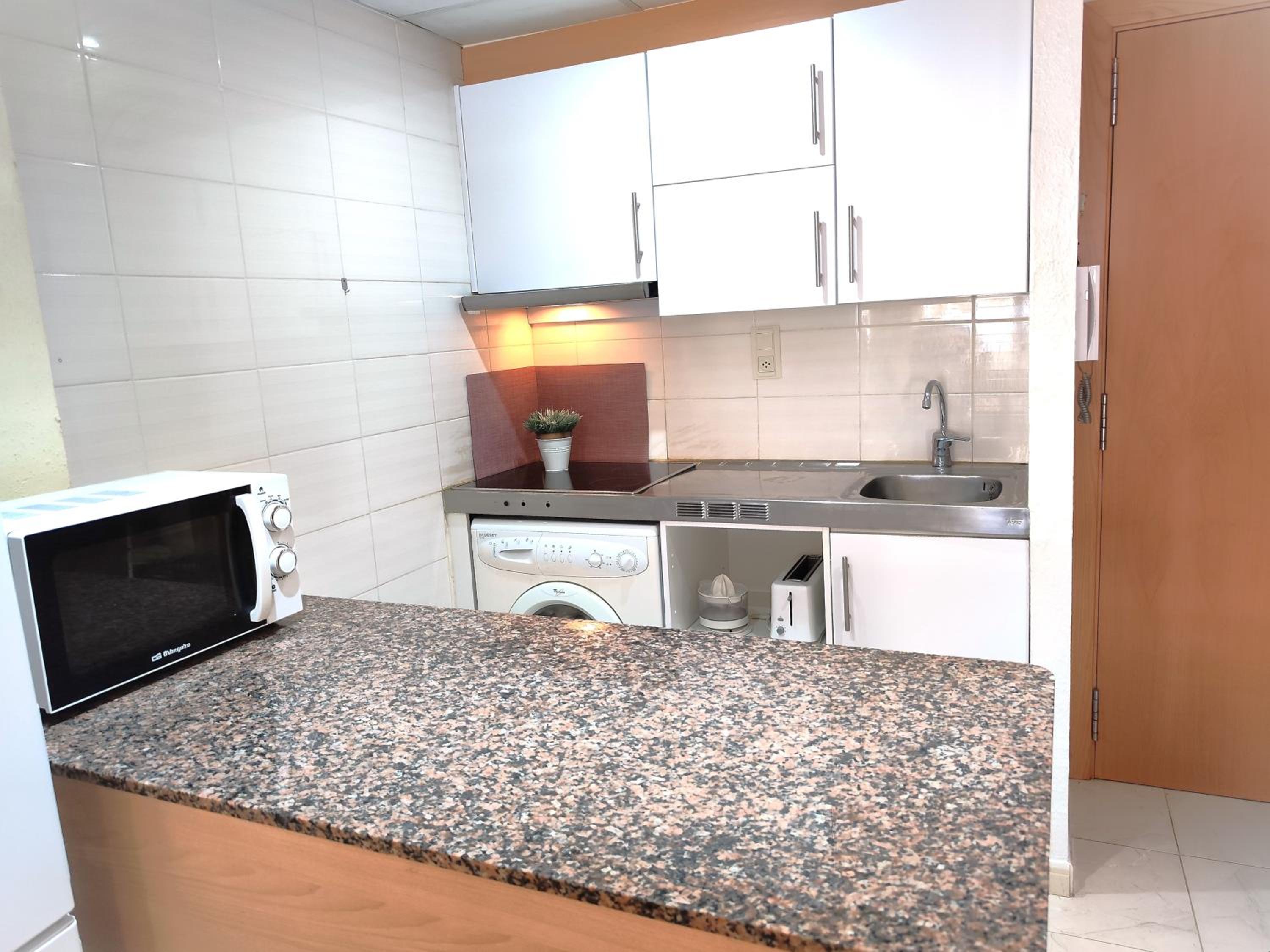 Luminoso apartamento en SALOU con TERRAZA y PARQUE INFANTIL IDEAL FAMILIAS