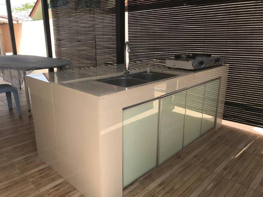 Private swimming pool in Seri Iskandar photo 4