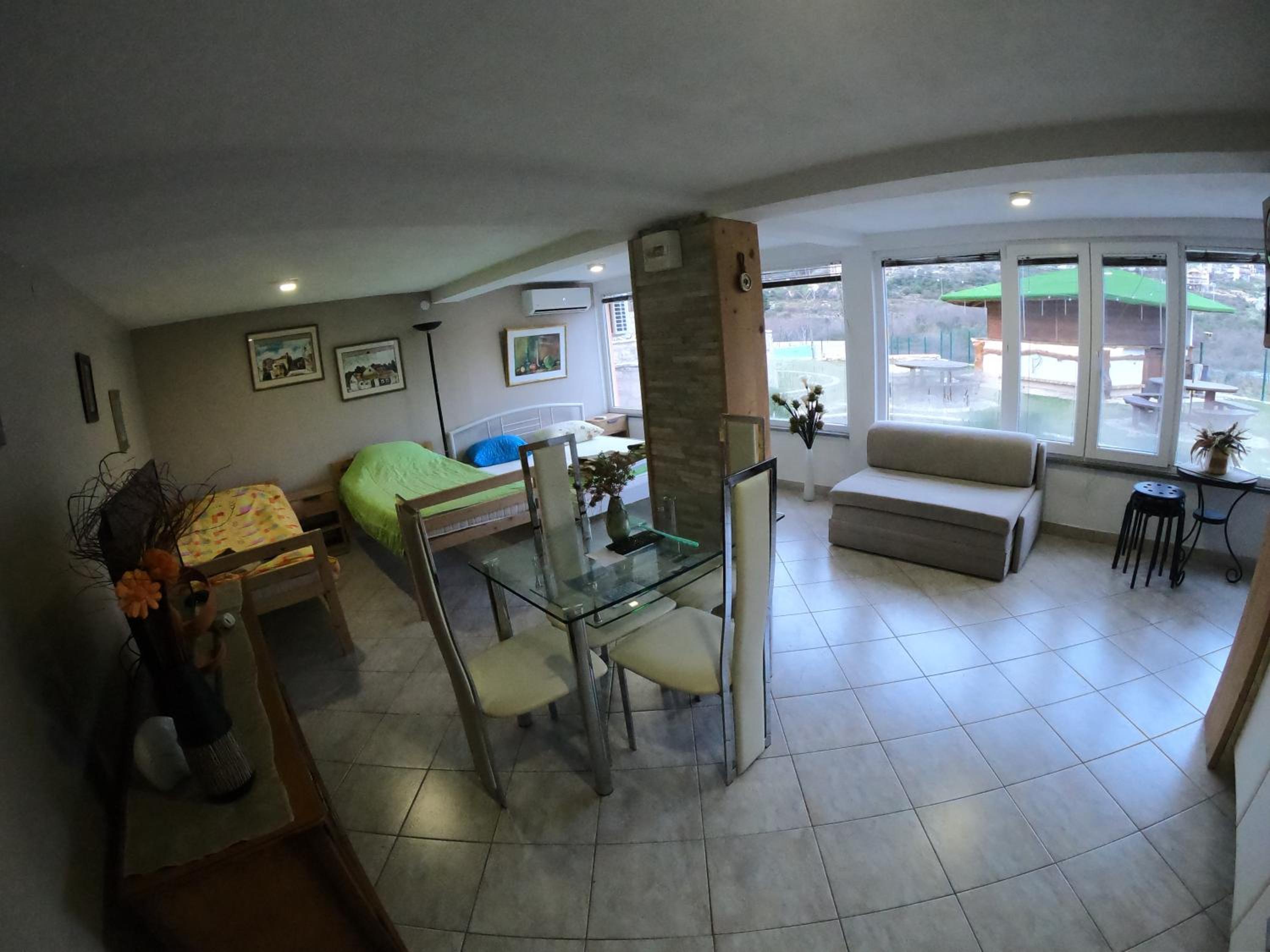Villa Lyra