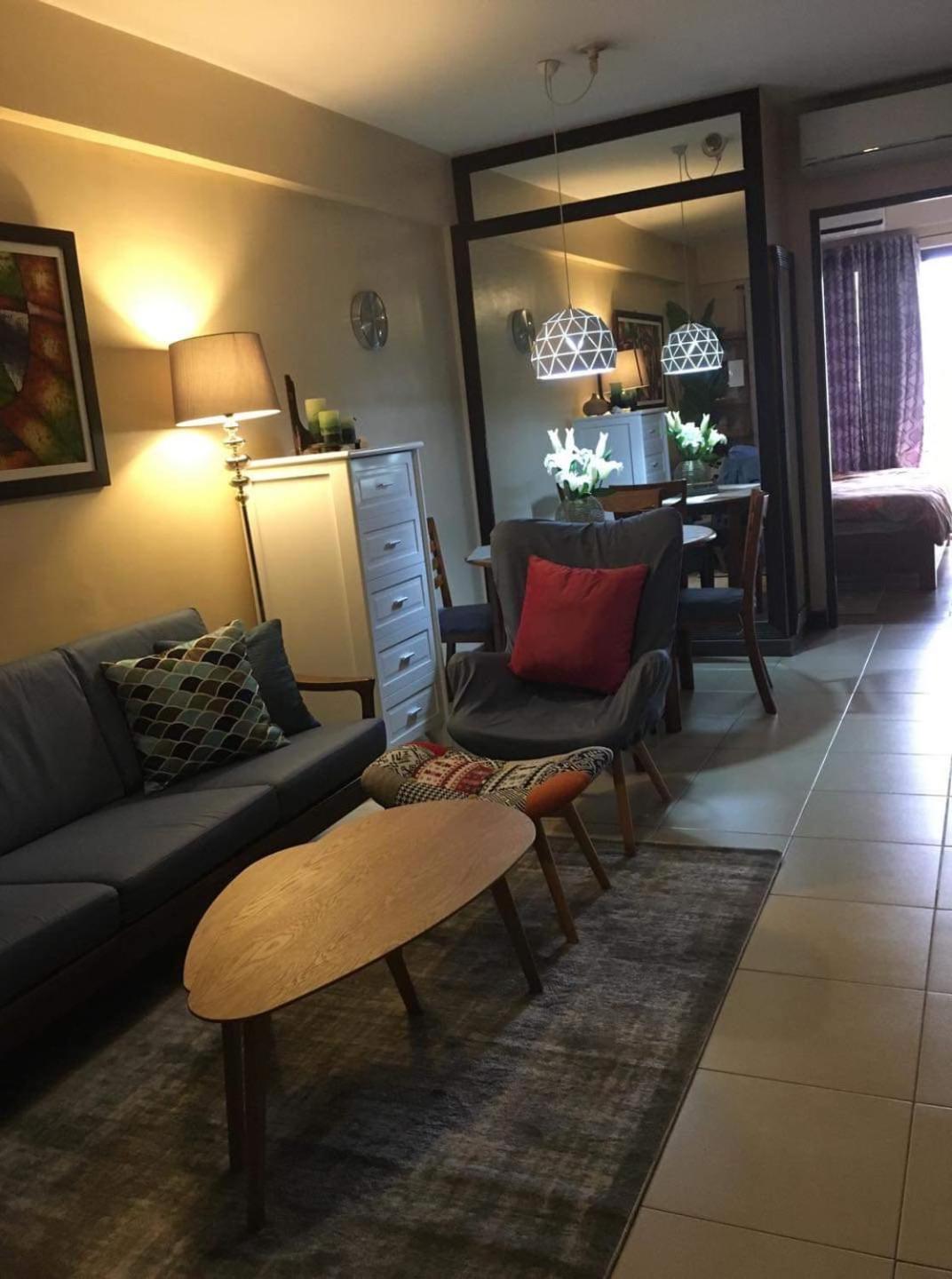 FULLY FURNISHED 2 BEDROOM next to SM FAIRVIEW and TERRACES QC by The Redwoods view 4