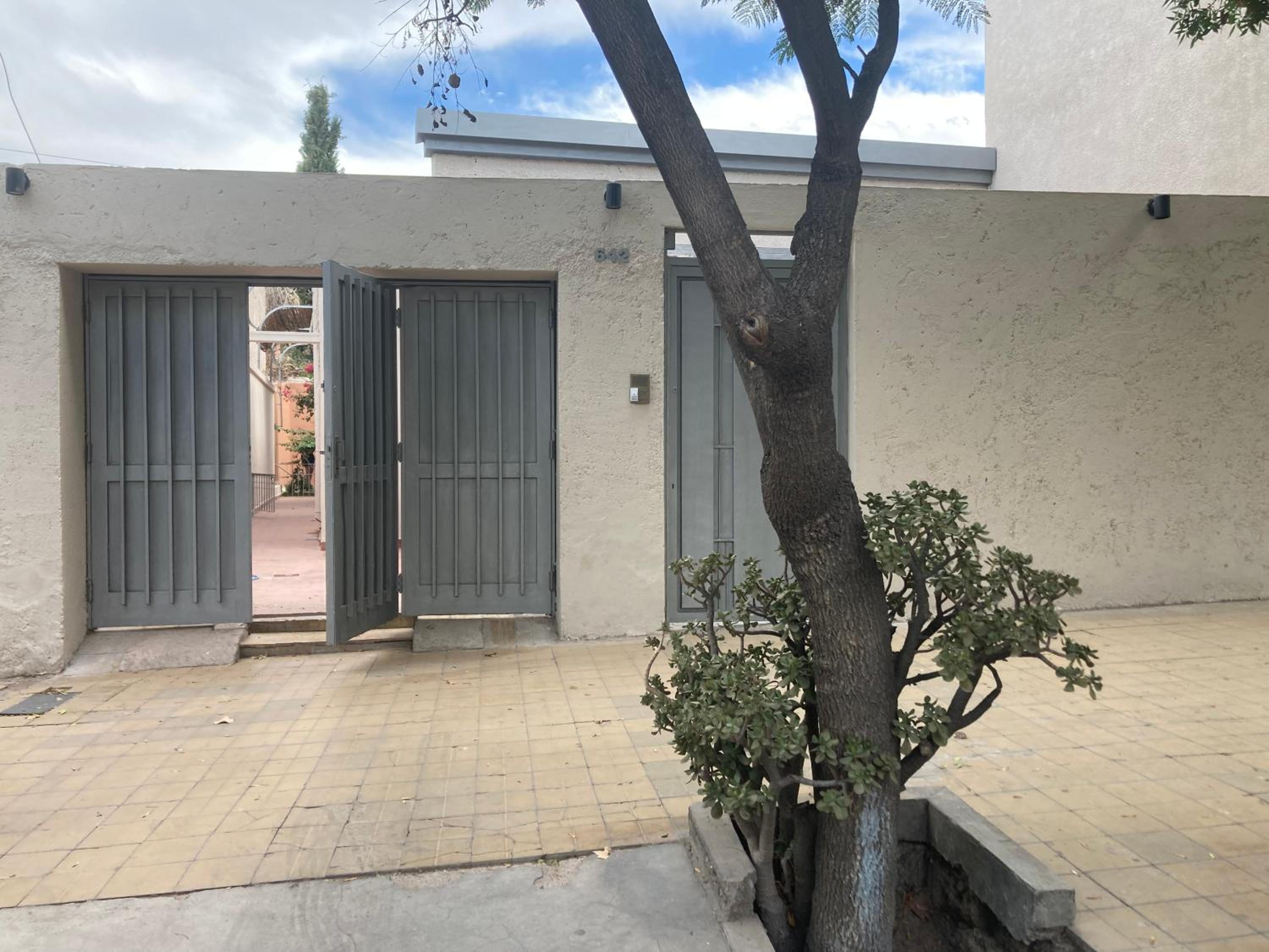 Gomez Point Mendoza