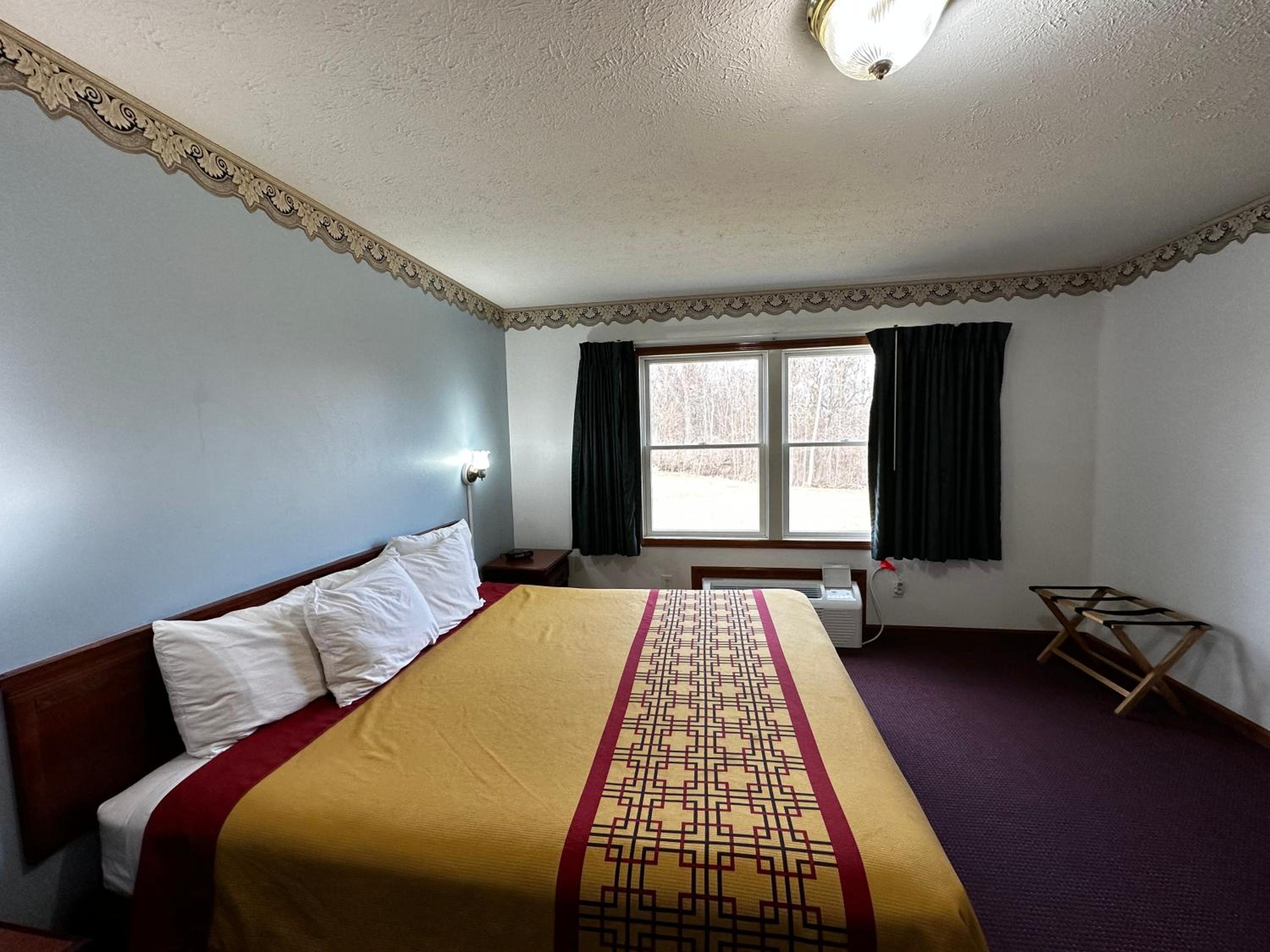 Attica Inn - Property Image 48