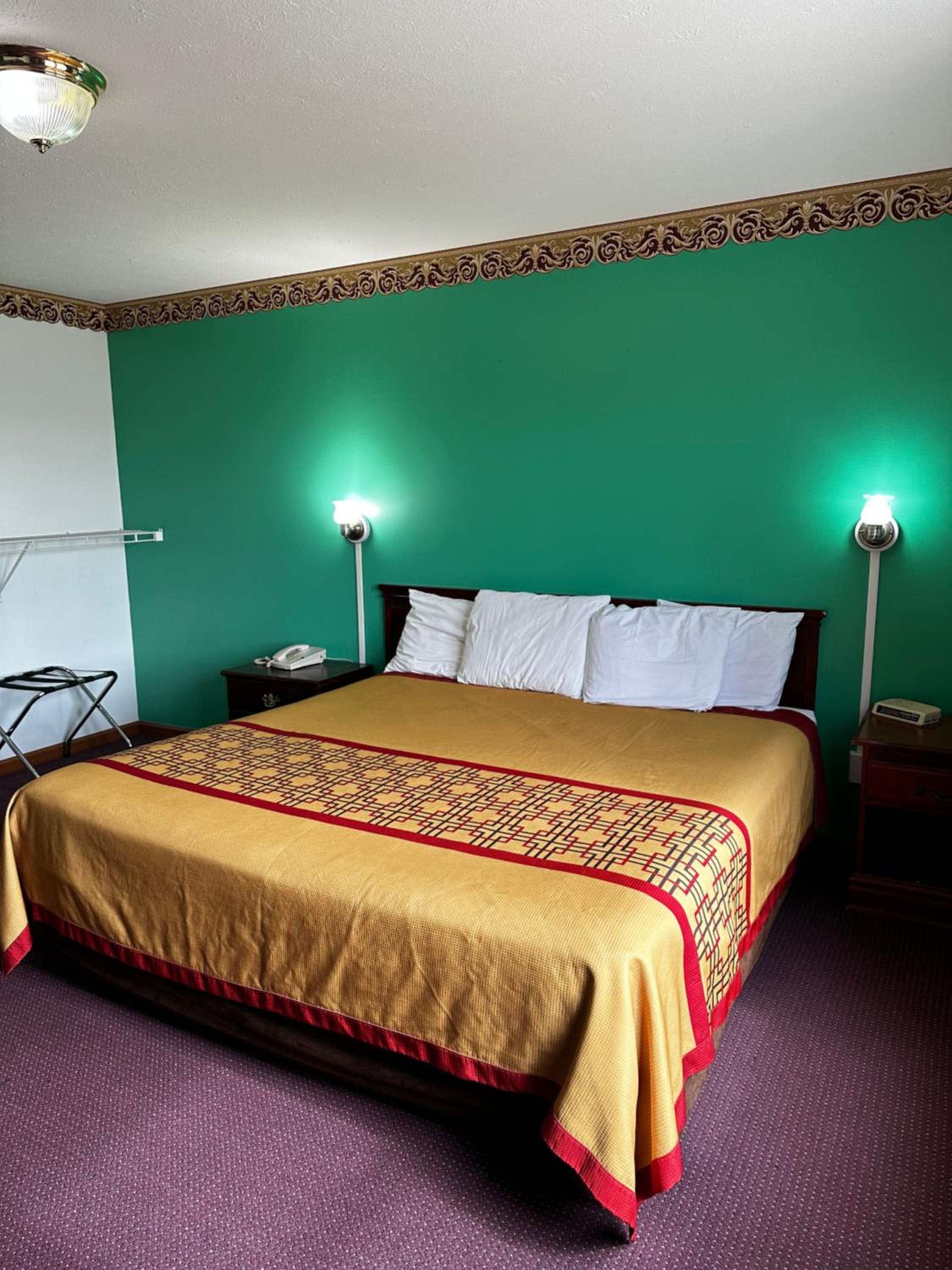 Attica Inn - Property Image 42