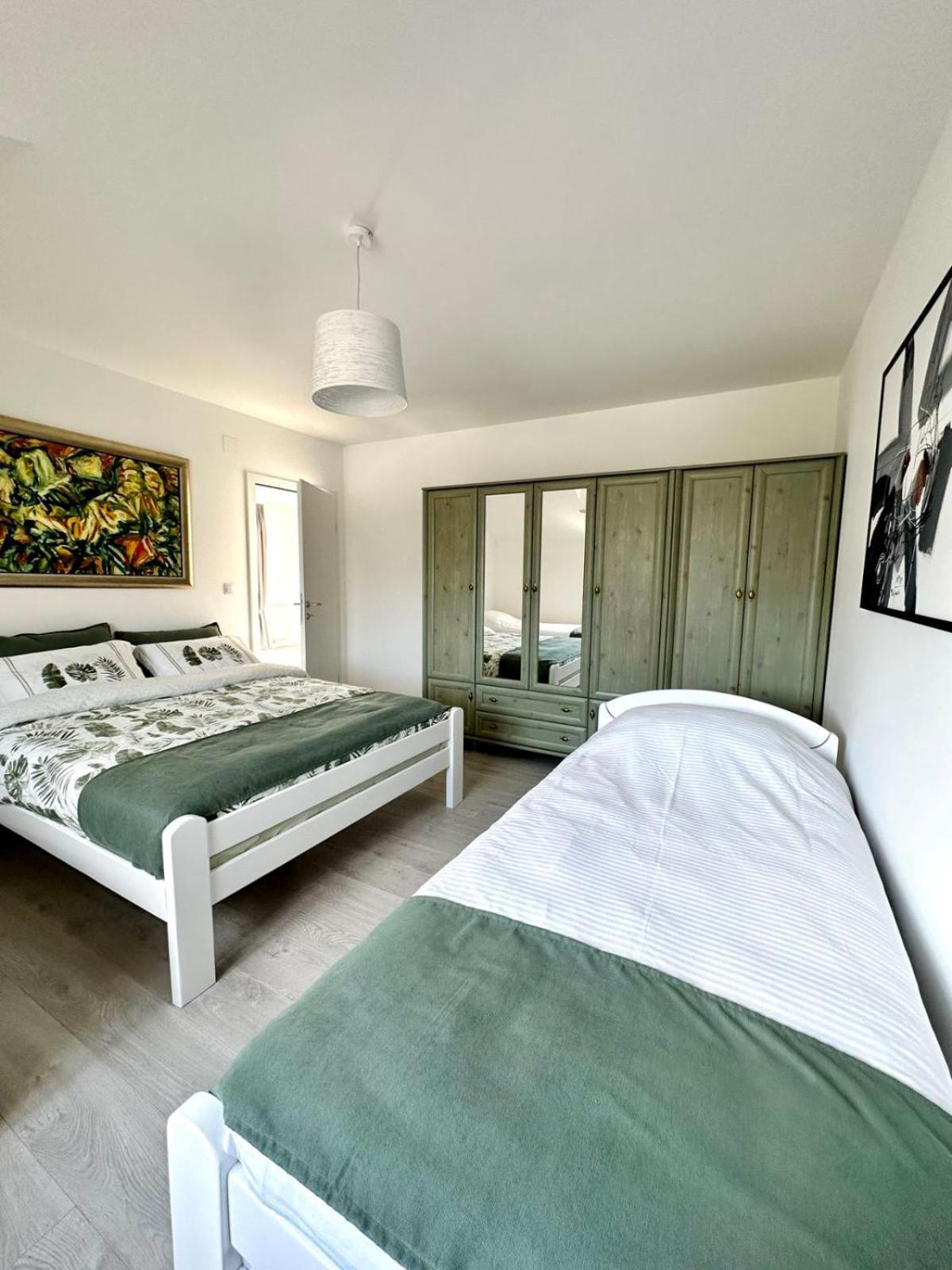 Lux Apartments Minja