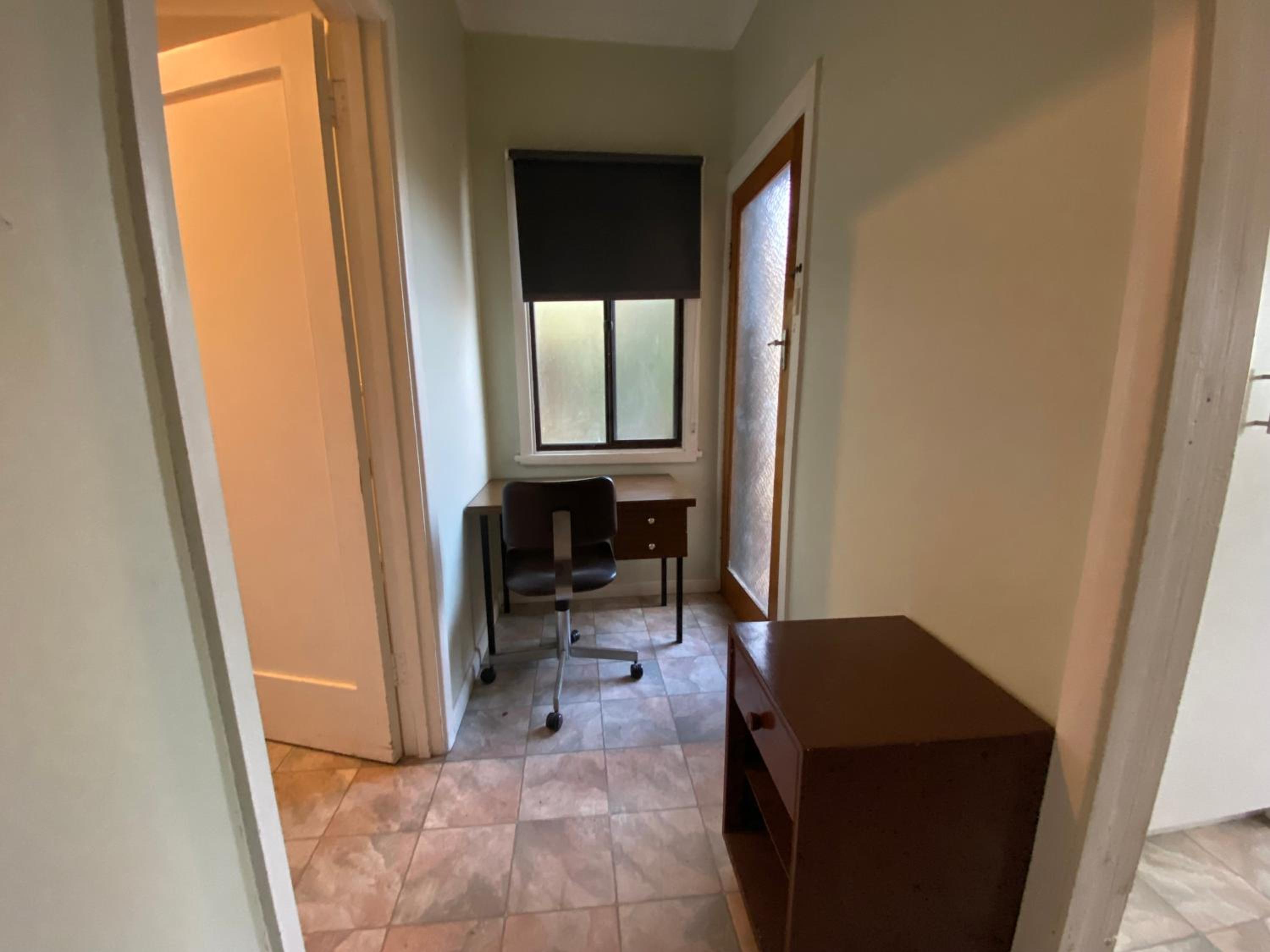 6 Beds-Whole House with 4 bedrooms -Stawell - share accommodation - 3 rooms for 5 gusts are available