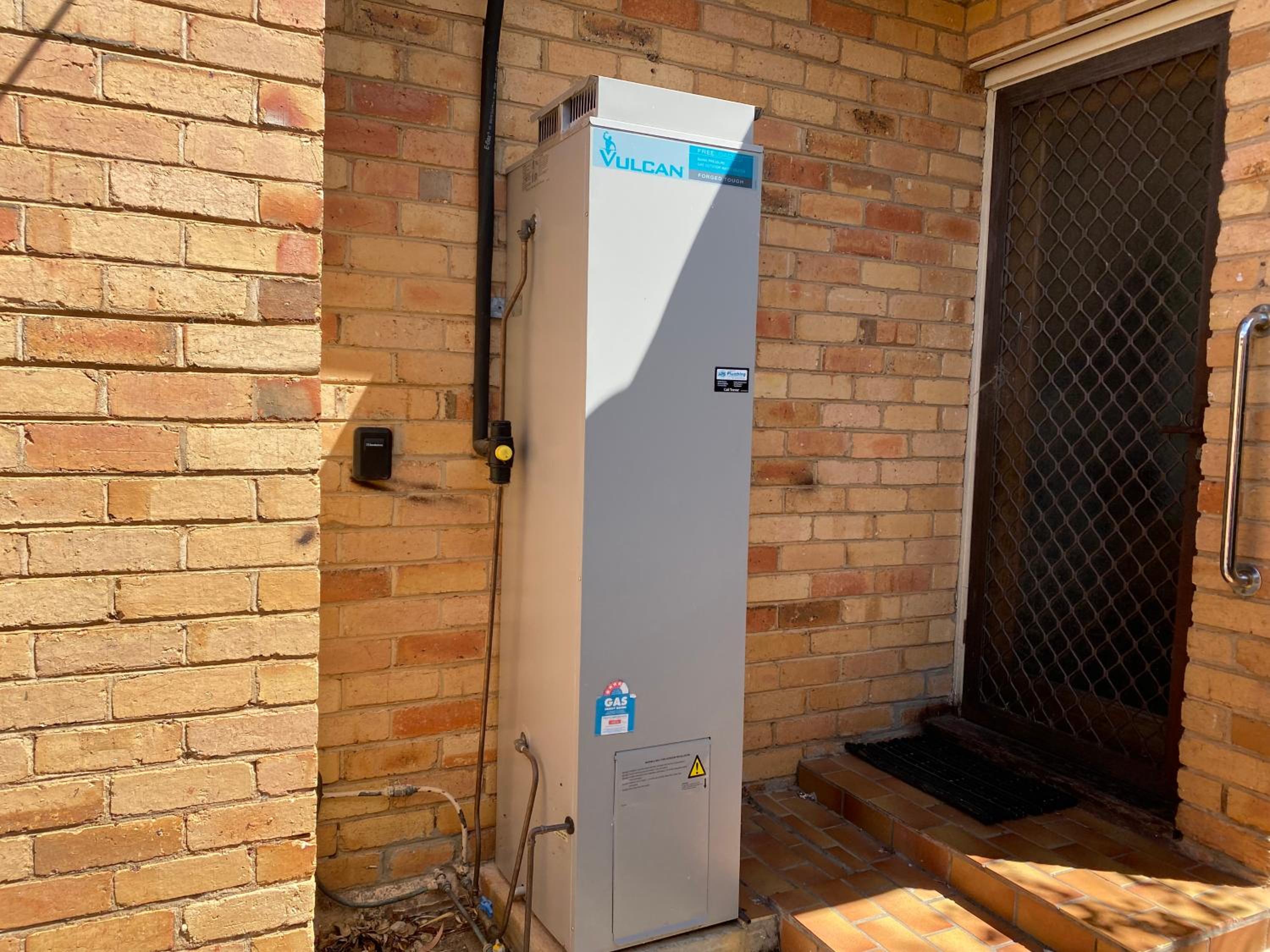 6 Beds-Whole House with 4 bedrooms -Stawell - share accommodation - 3 rooms for 5 gusts are available
