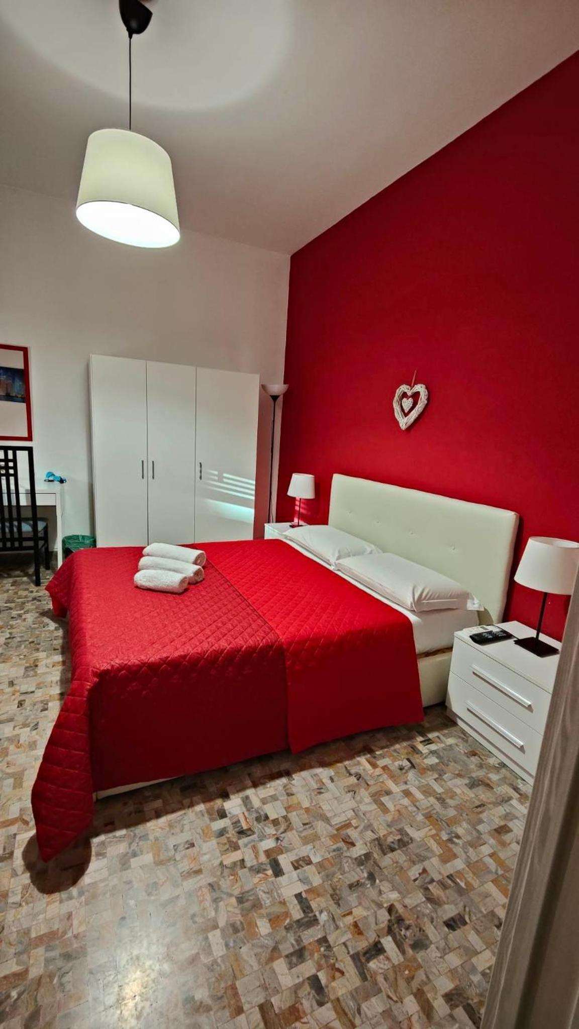 Etnea Glamour House