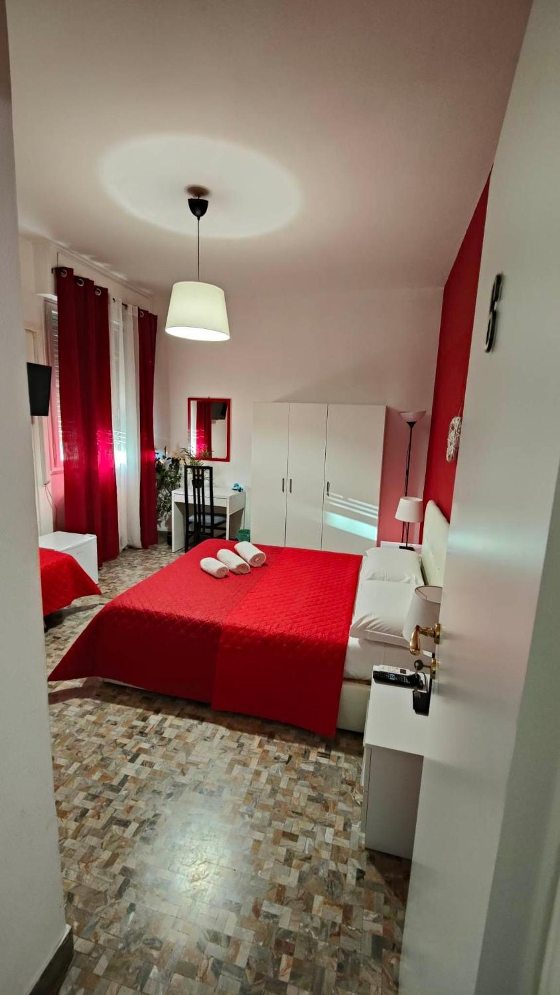 Etnea Glamour House