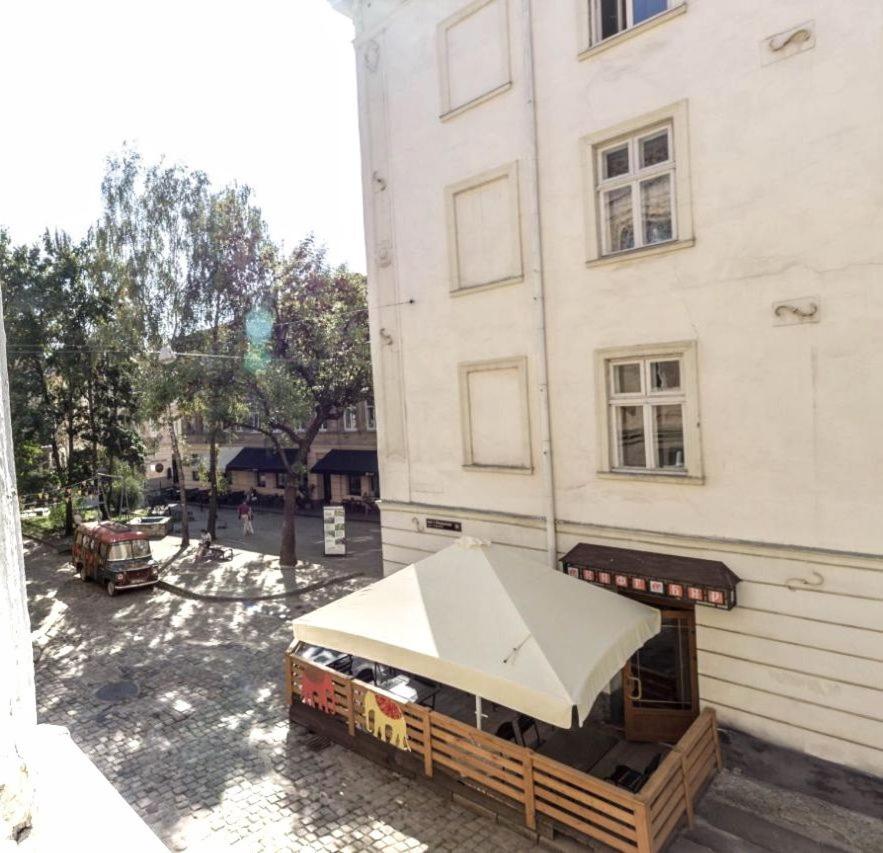Apartment near Rynok Square on Staroevreyska Street