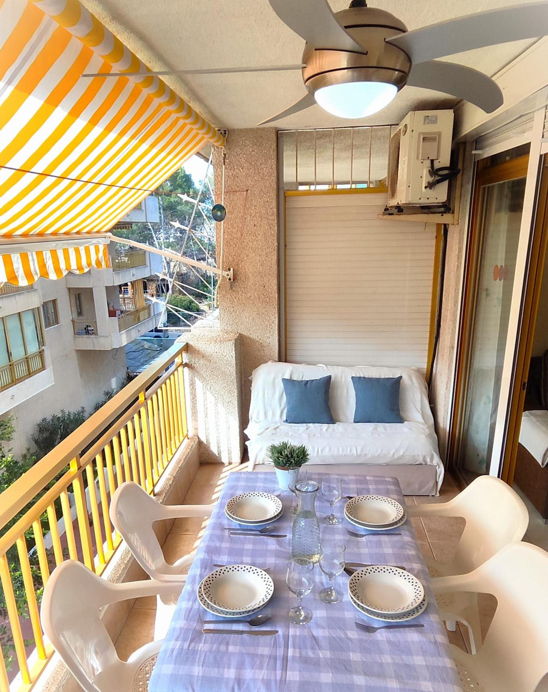 Luminoso apartamento en SALOU con TERRAZA y PARQUE INFANTIL IDEAL FAMILIAS