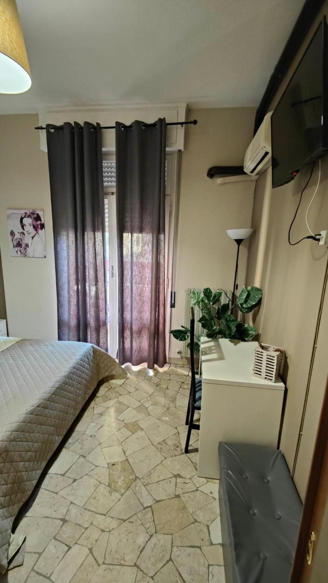Etnea Glamour House