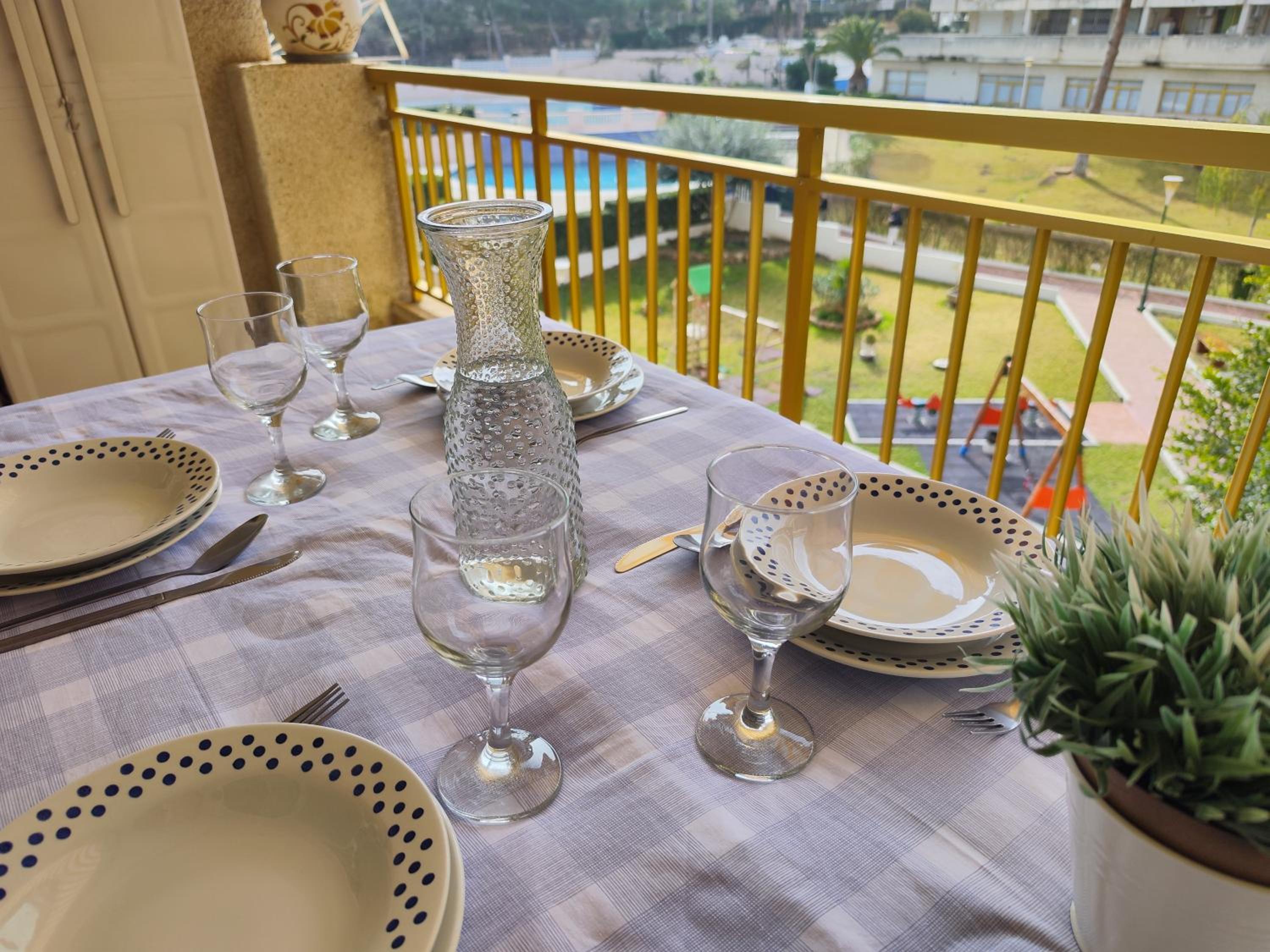 Luminoso apartamento en SALOU con TERRAZA y PARQUE INFANTIL IDEAL FAMILIAS
