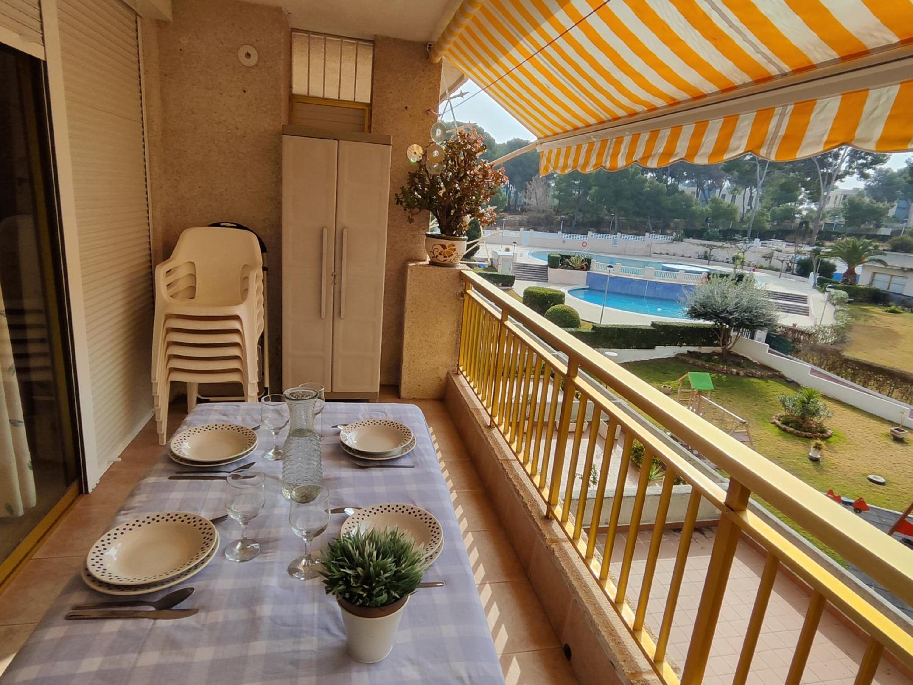 Luminoso apartamento en SALOU con TERRAZA y PARQUE INFANTIL IDEAL FAMILIAS