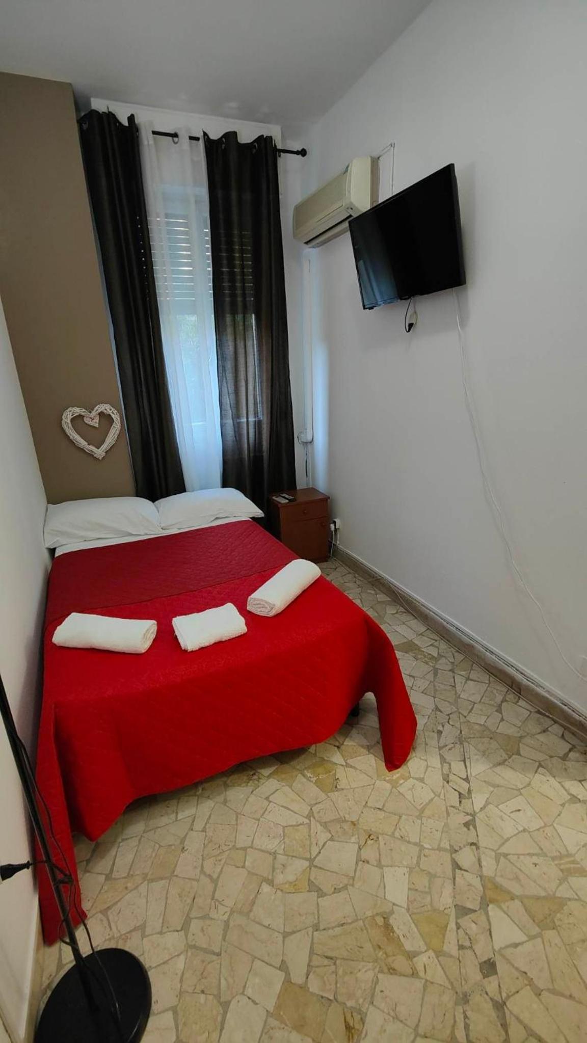 Etnea Glamour House