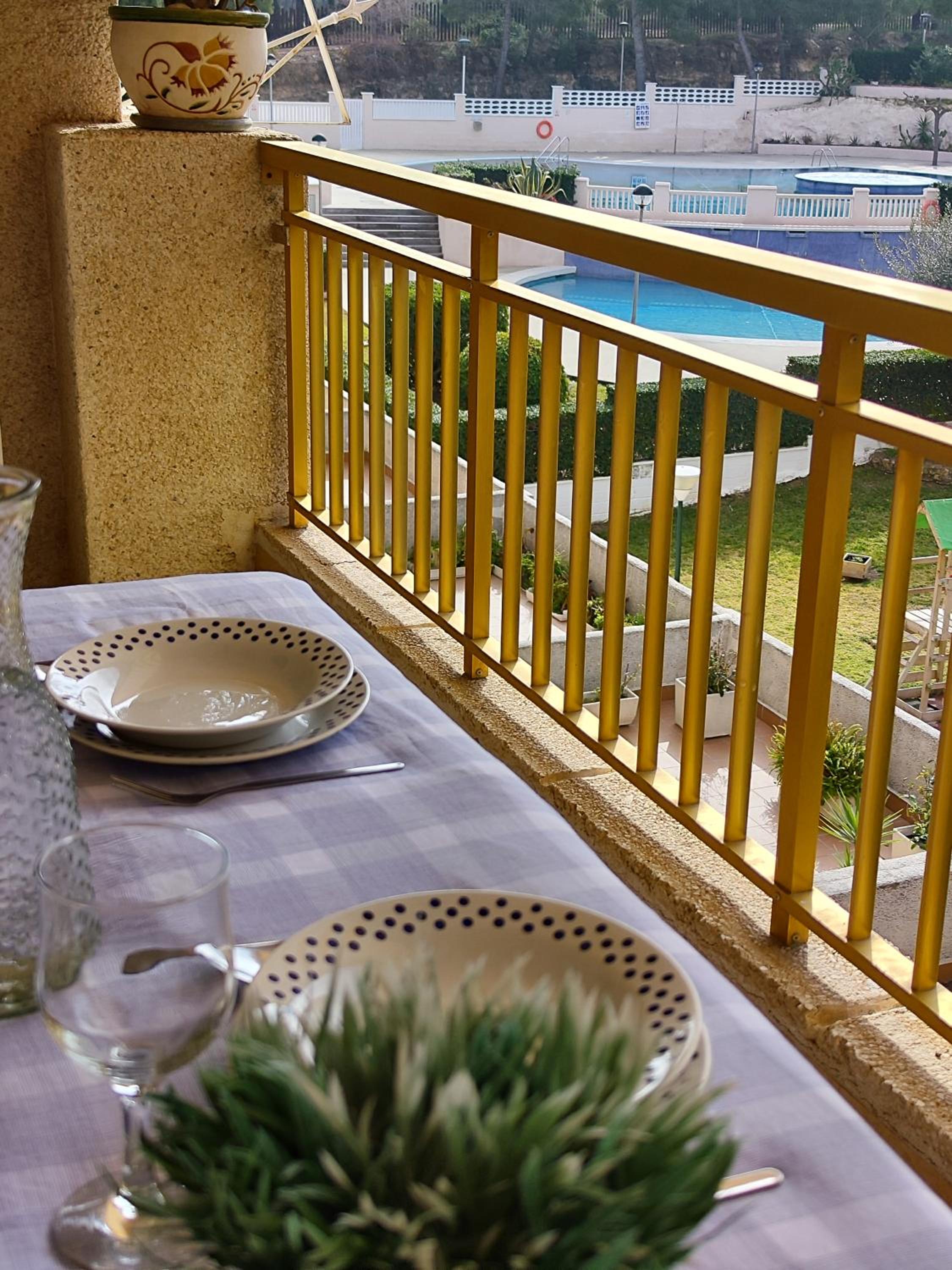 Luminoso apartamento en SALOU con TERRAZA y PARQUE INFANTIL IDEAL FAMILIAS