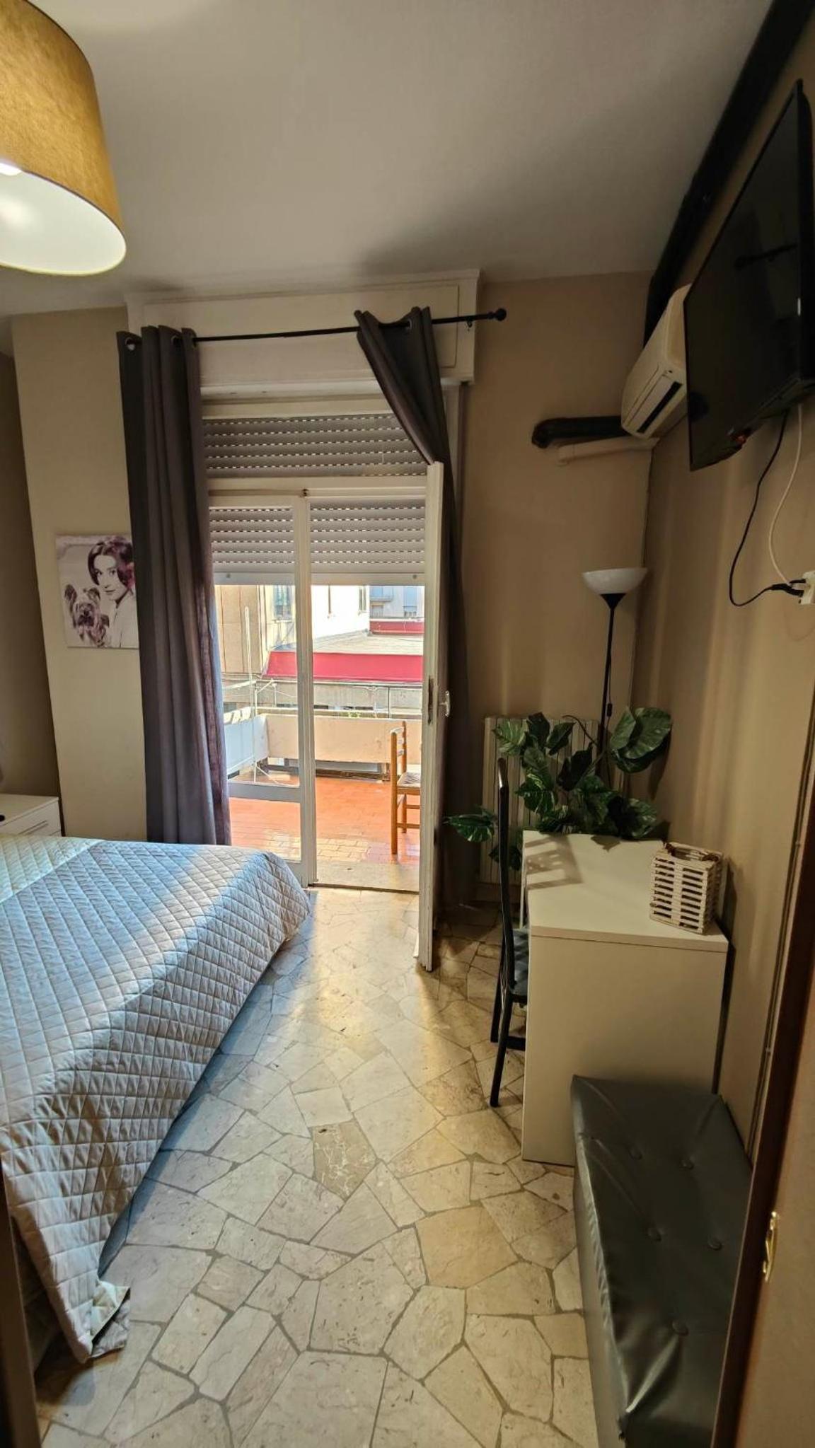 Etnea Glamour House