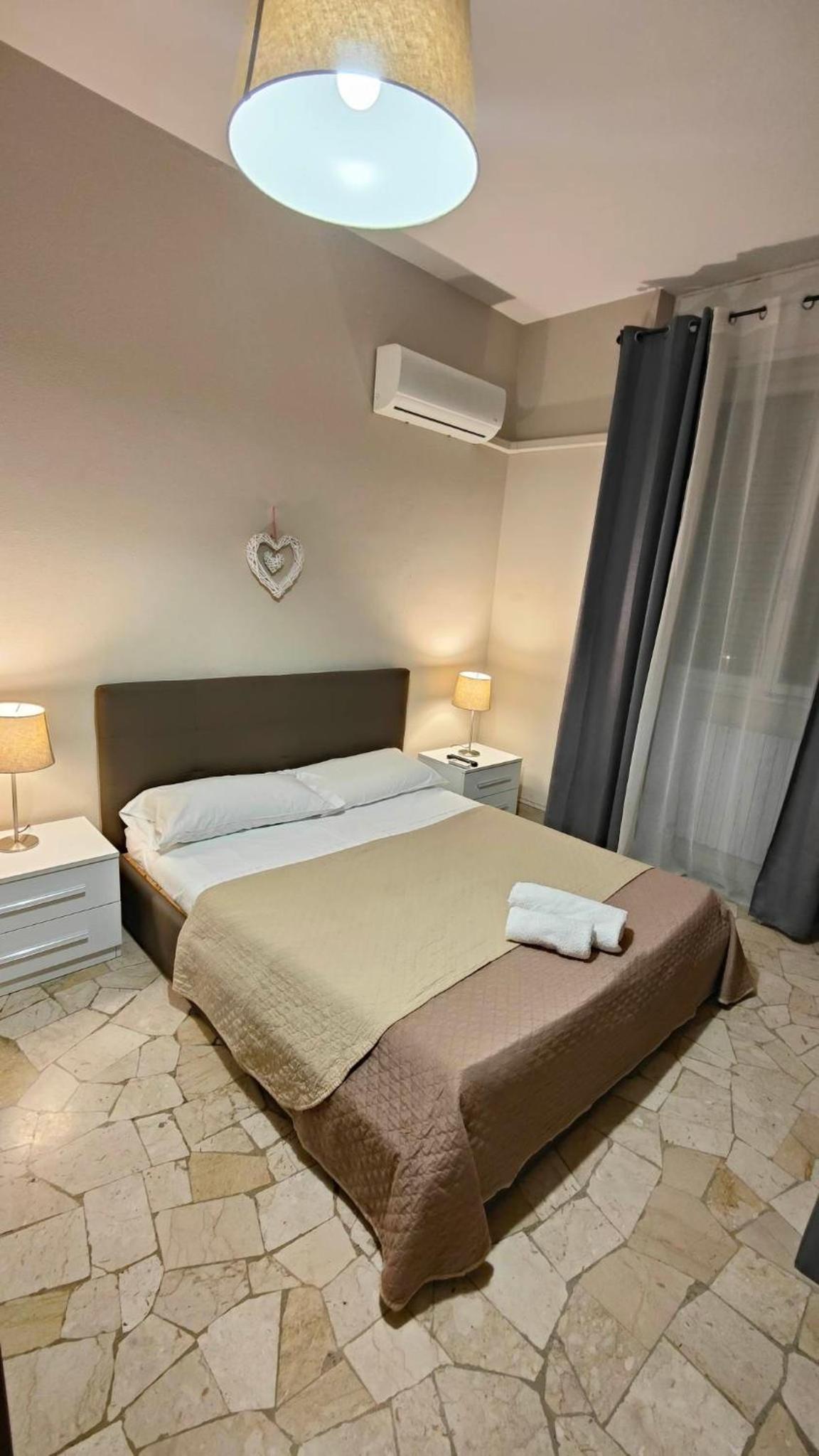 Etnea Glamour House