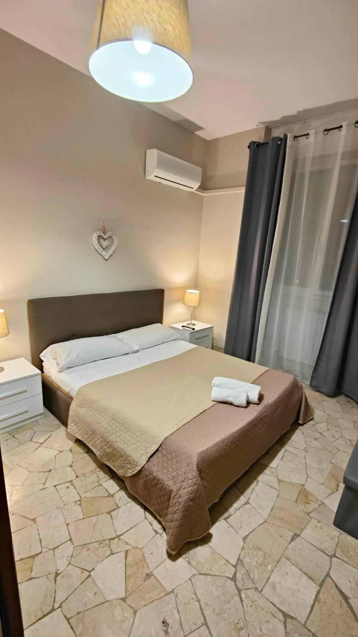 Etnea Glamour House