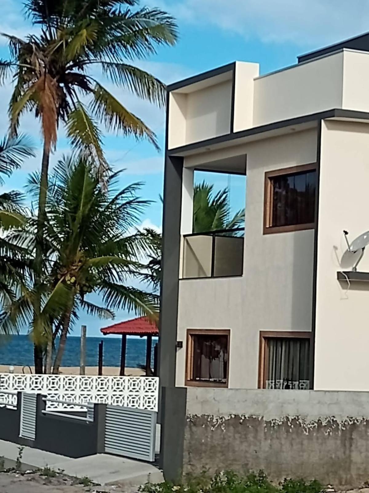 Casa de Praia, pé na areia Guaratiba Prado - Bahia