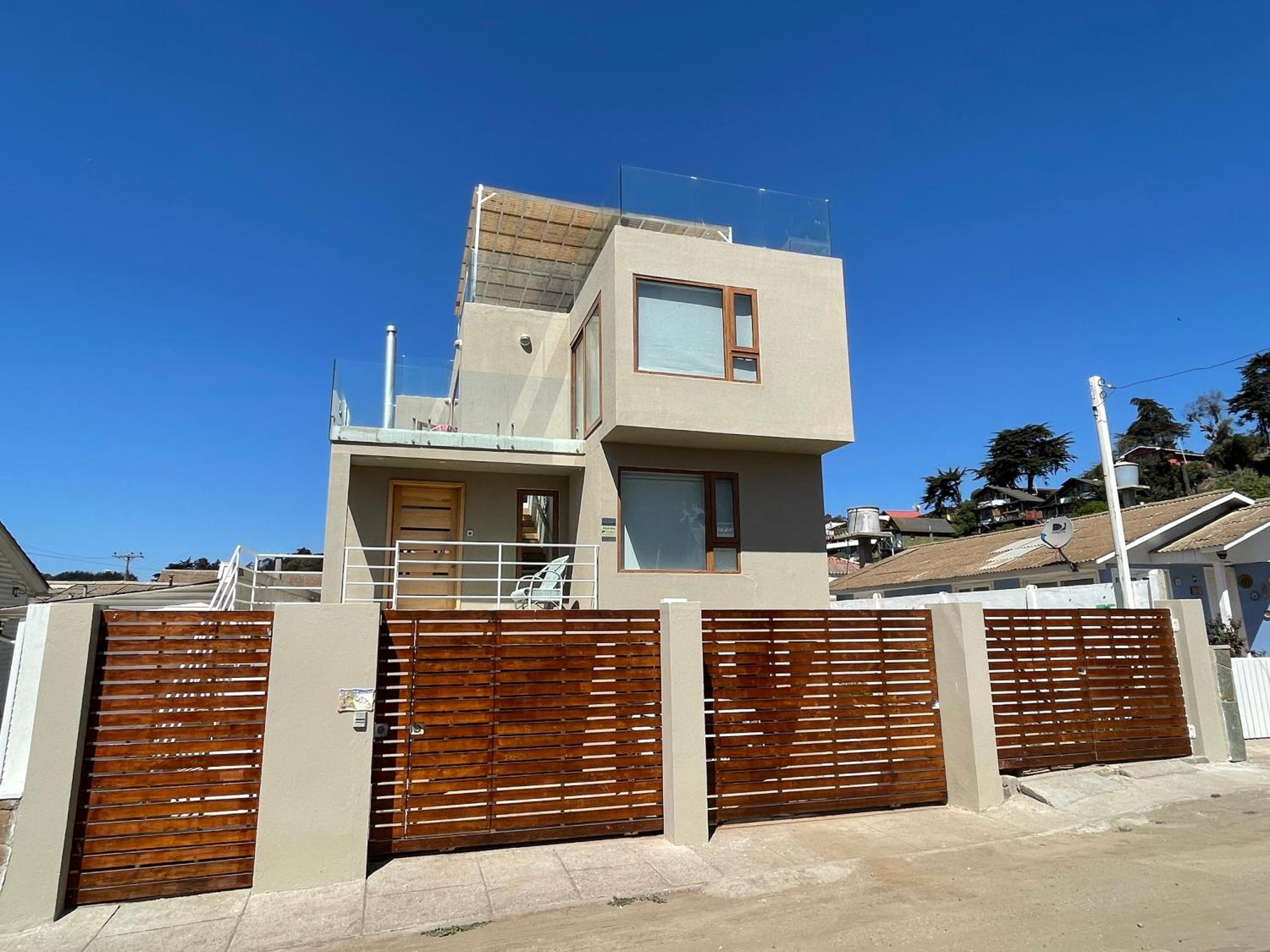 Gran casa maitencillo frente al mar
