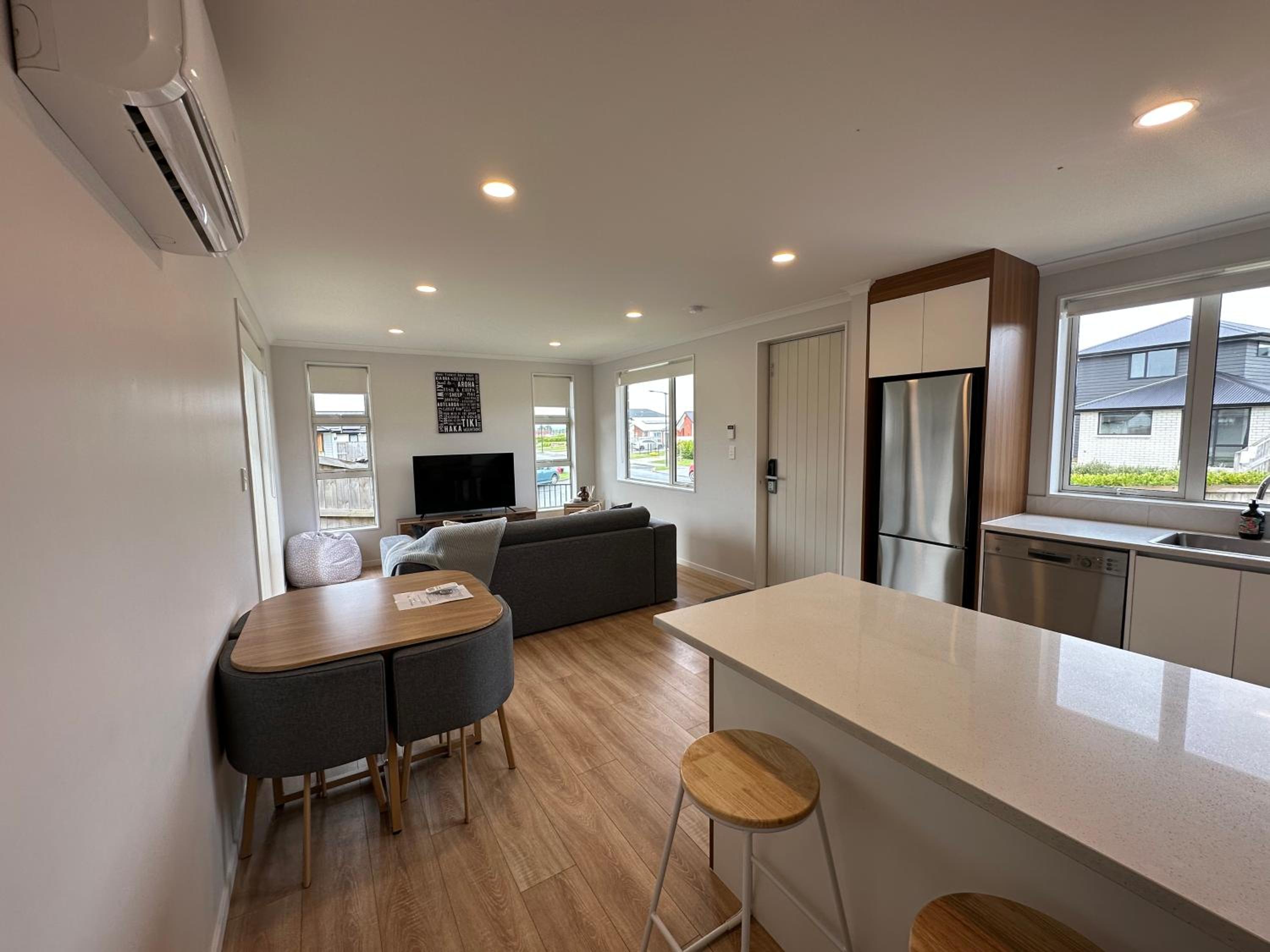 Cosy Self Contained 2 Bedroom Townhouse view 2