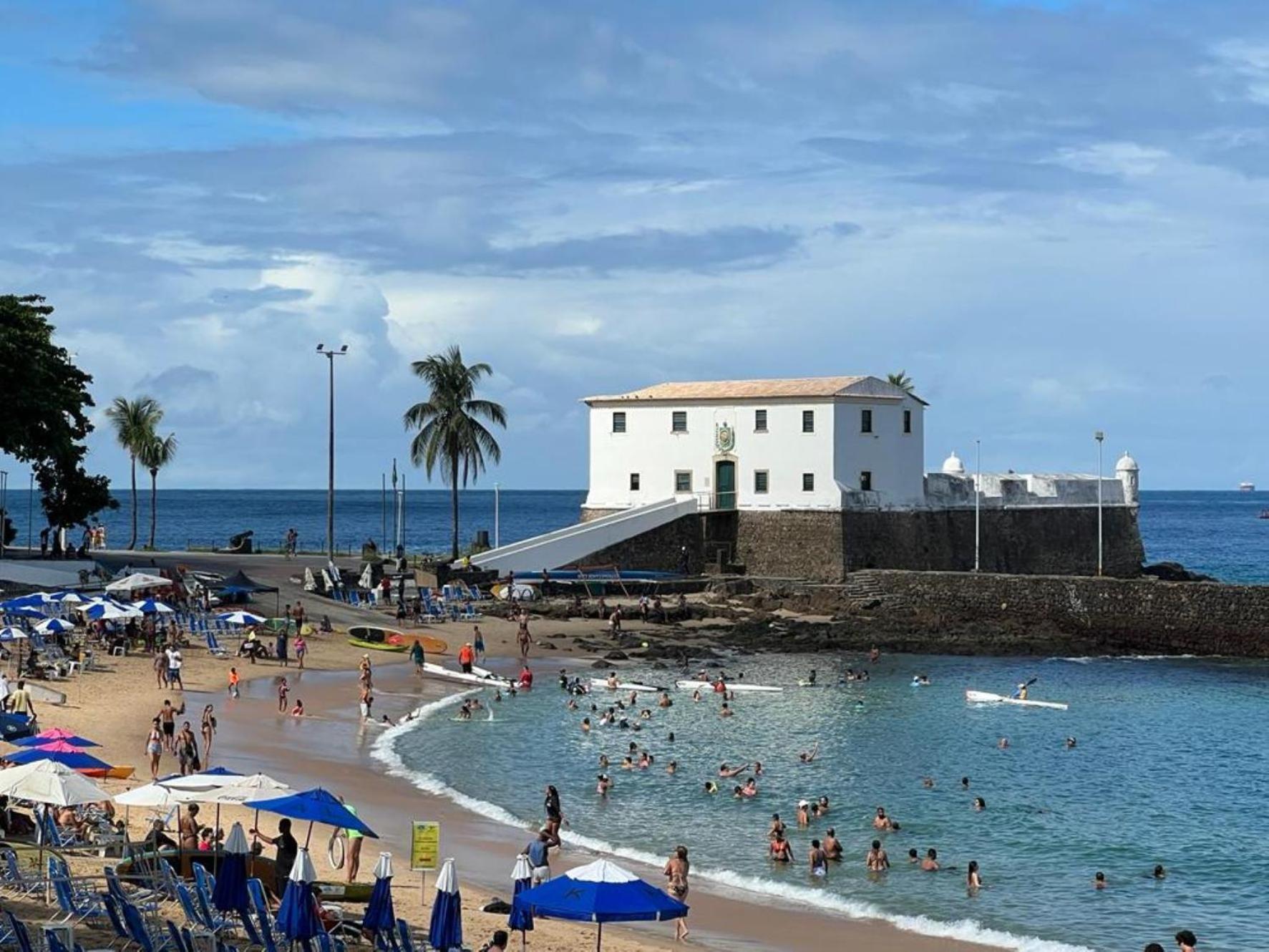 Carnaval-Barra-Climatizado-Ótima localização