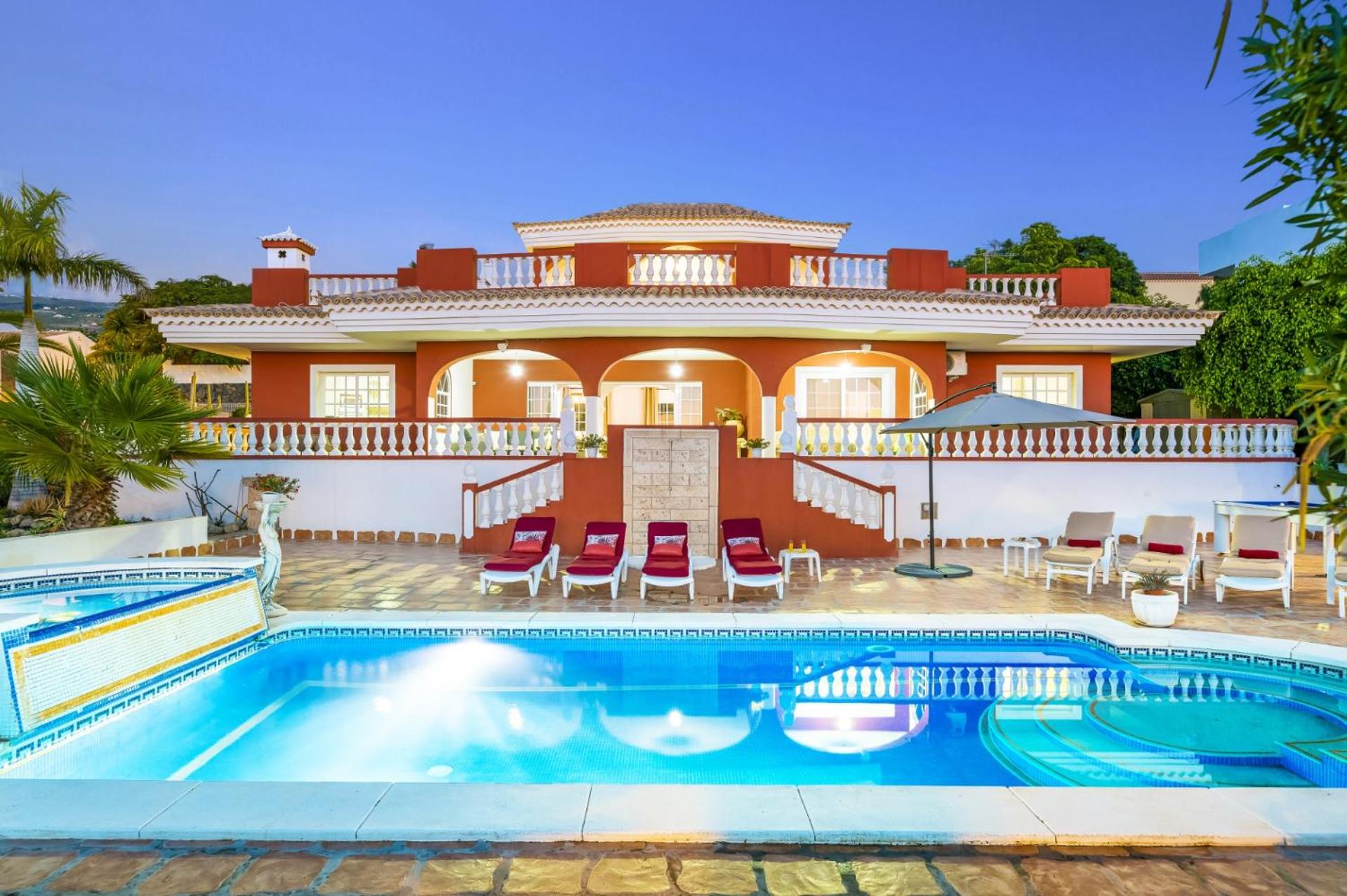 Villa Oleada by Villa Plus