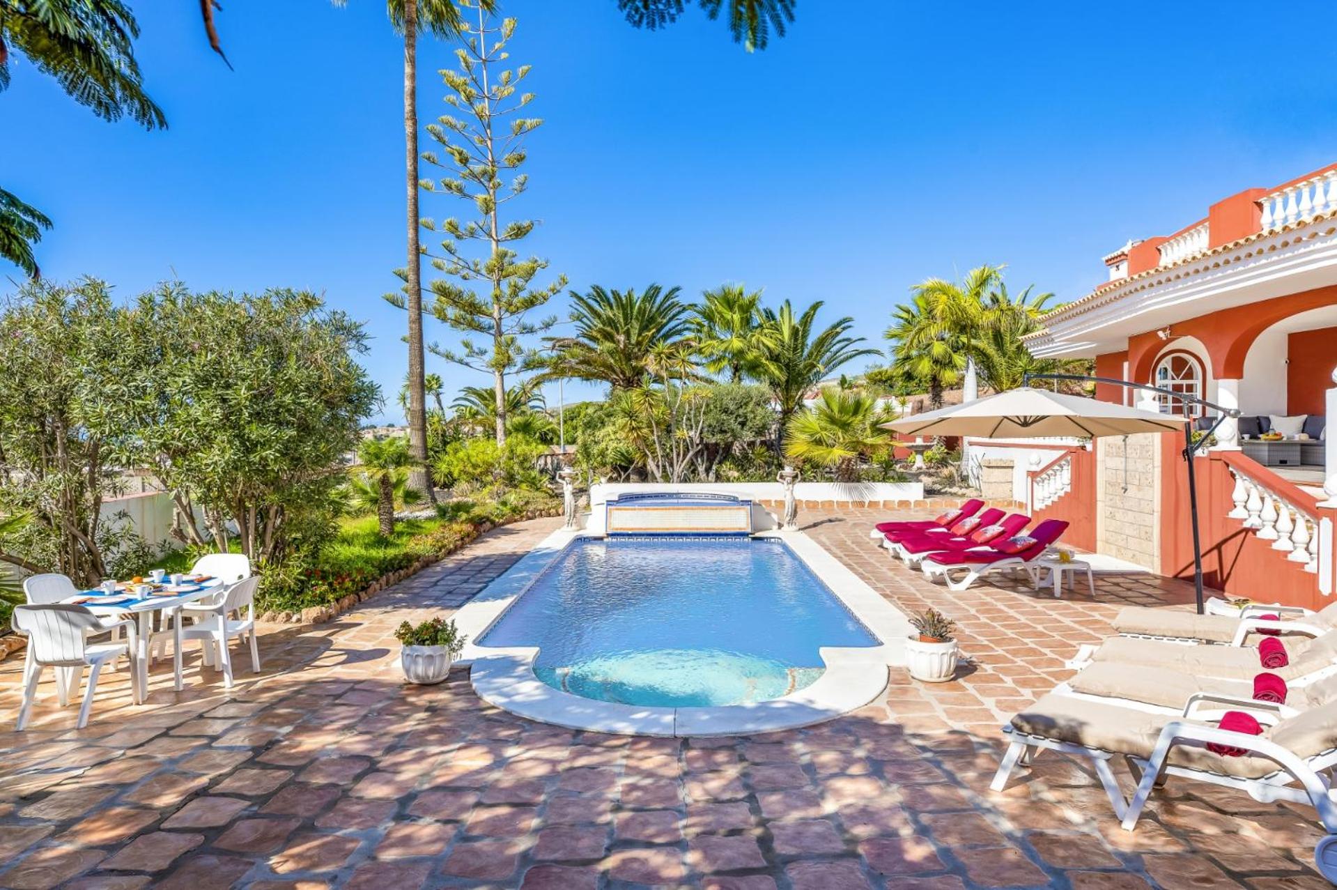 Villa Oleada by Villa Plus