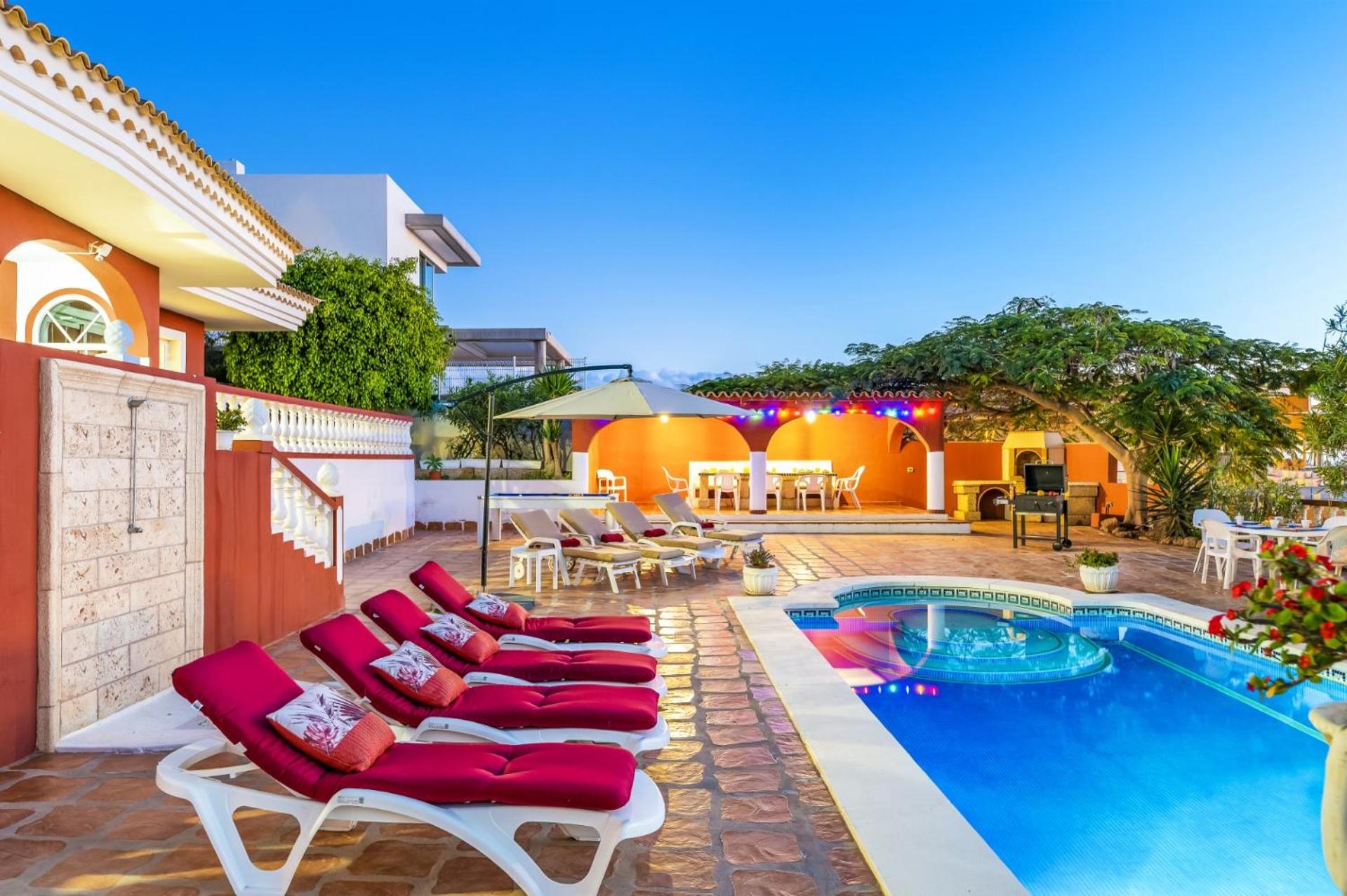 Villa Oleada by Villa Plus