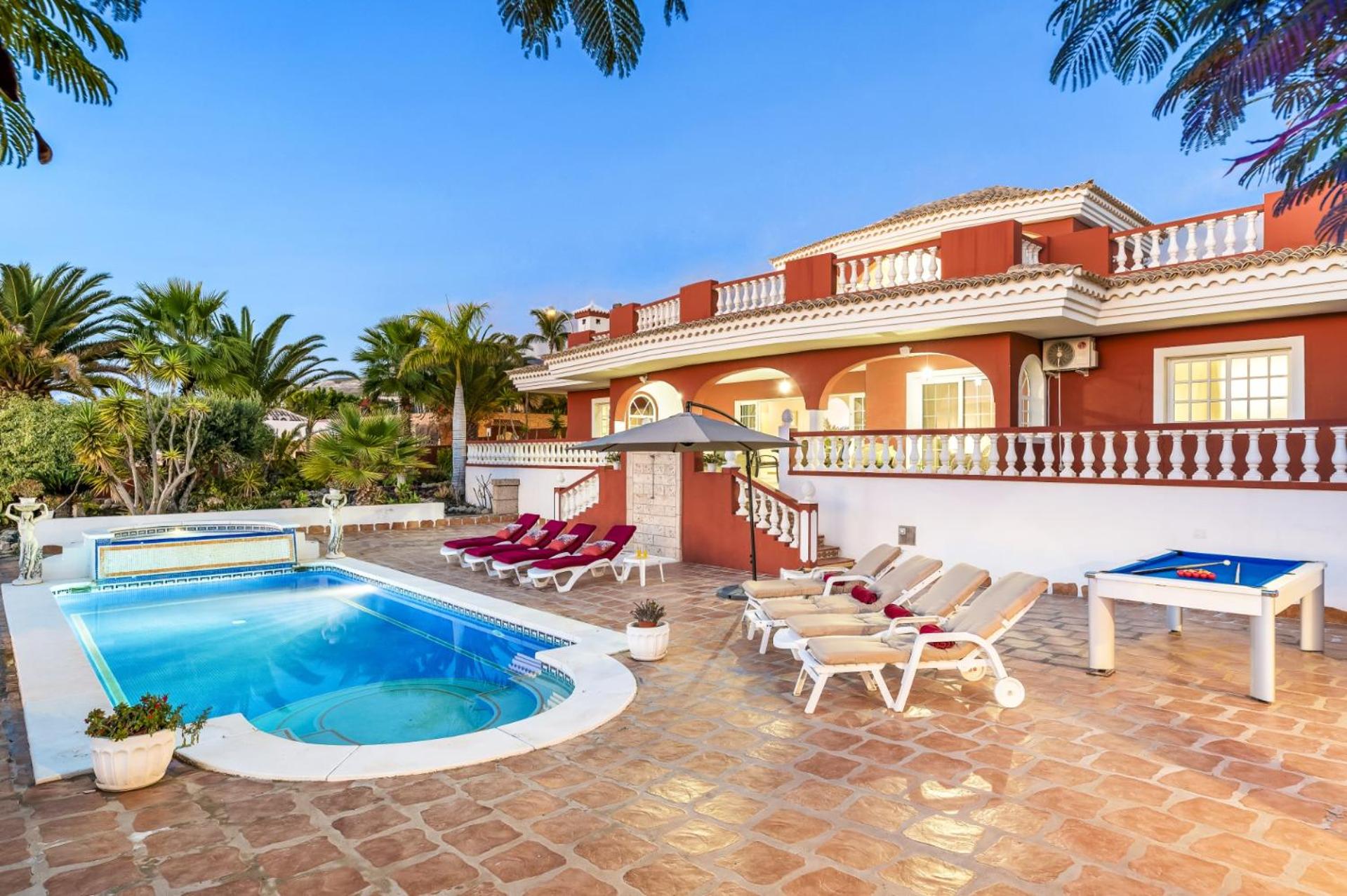 Villa Oleada by Villa Plus
