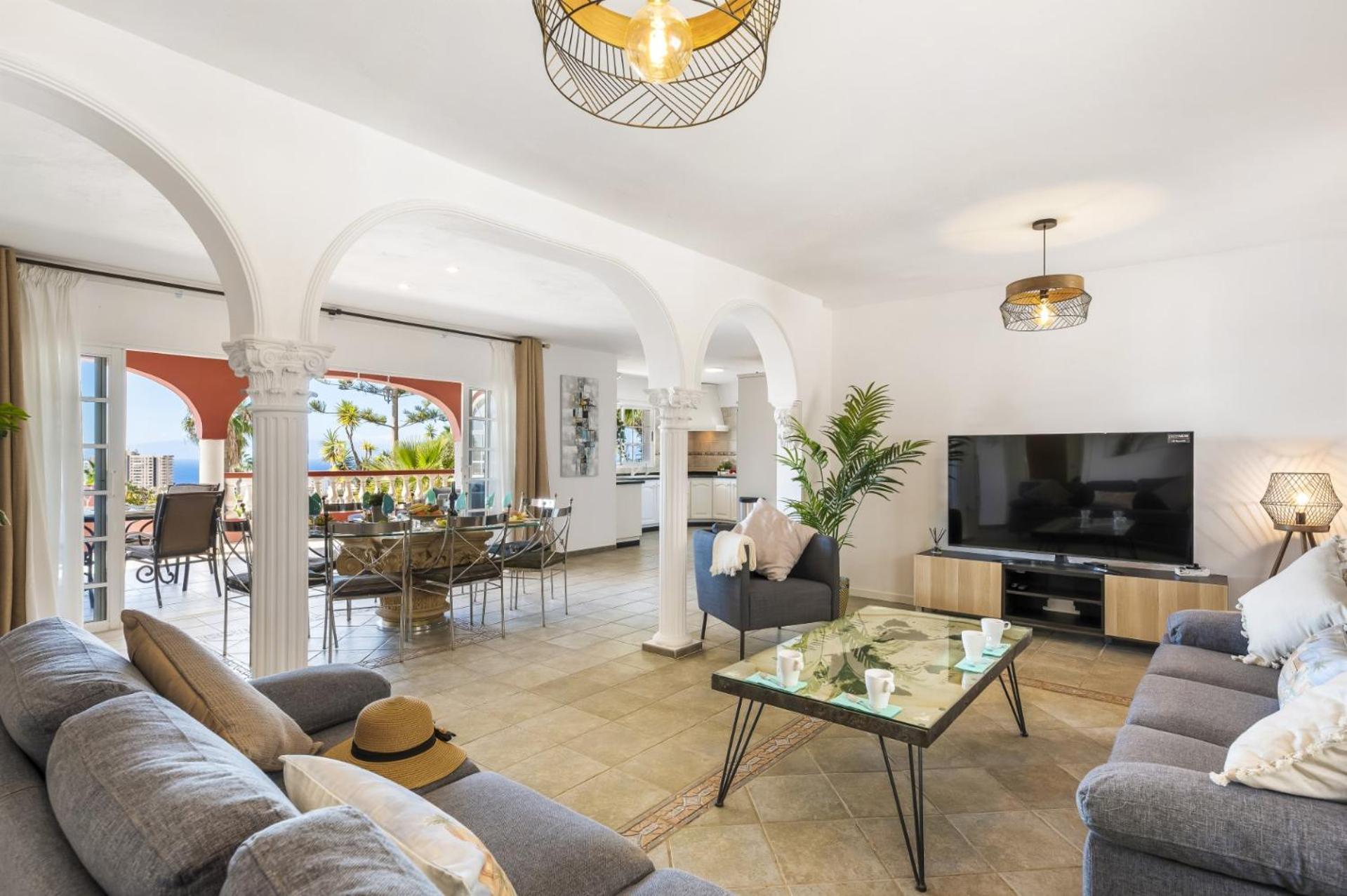 Villa Oleada by Villa Plus