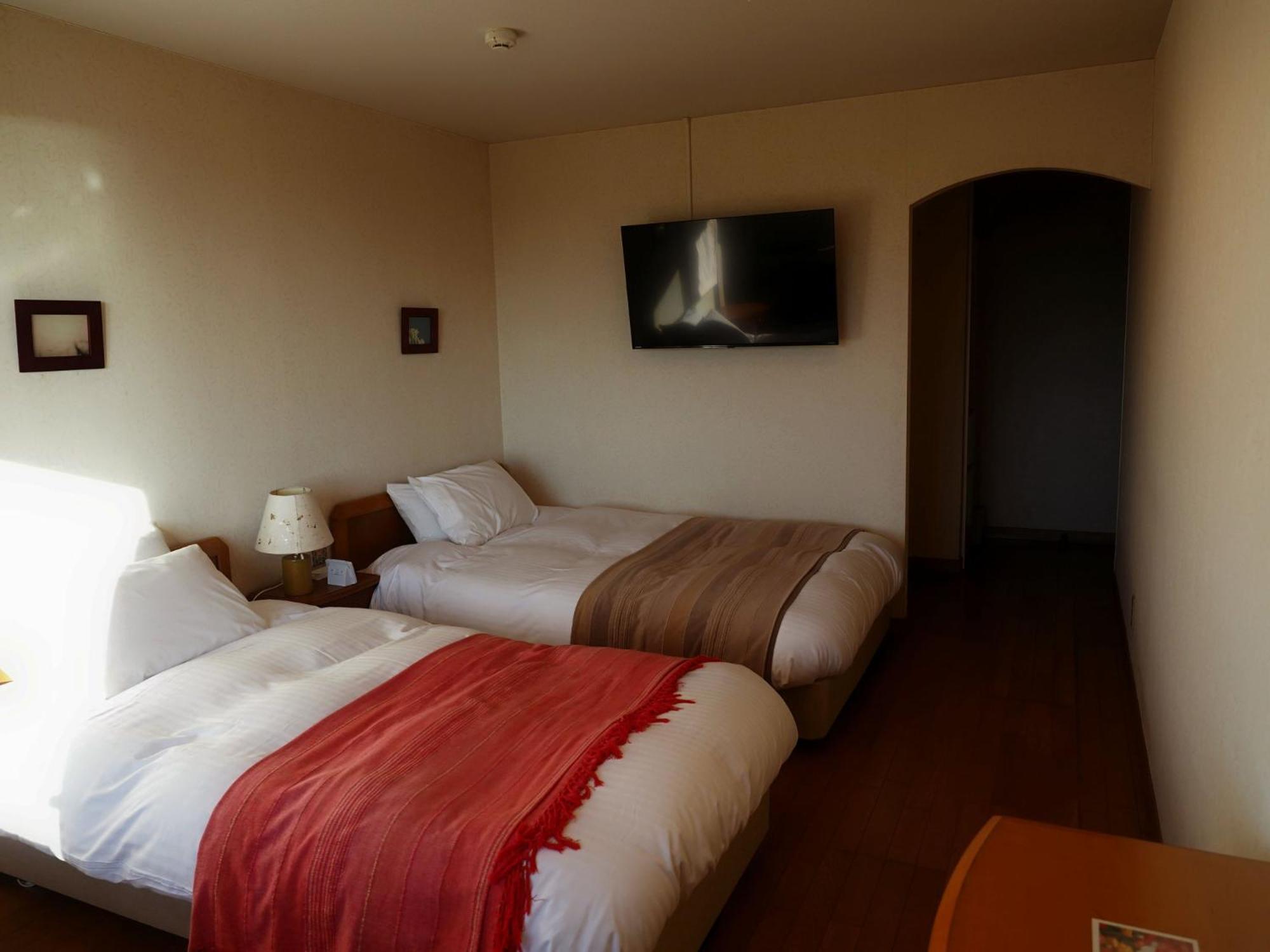 Hillside Inn Sirocco view 3