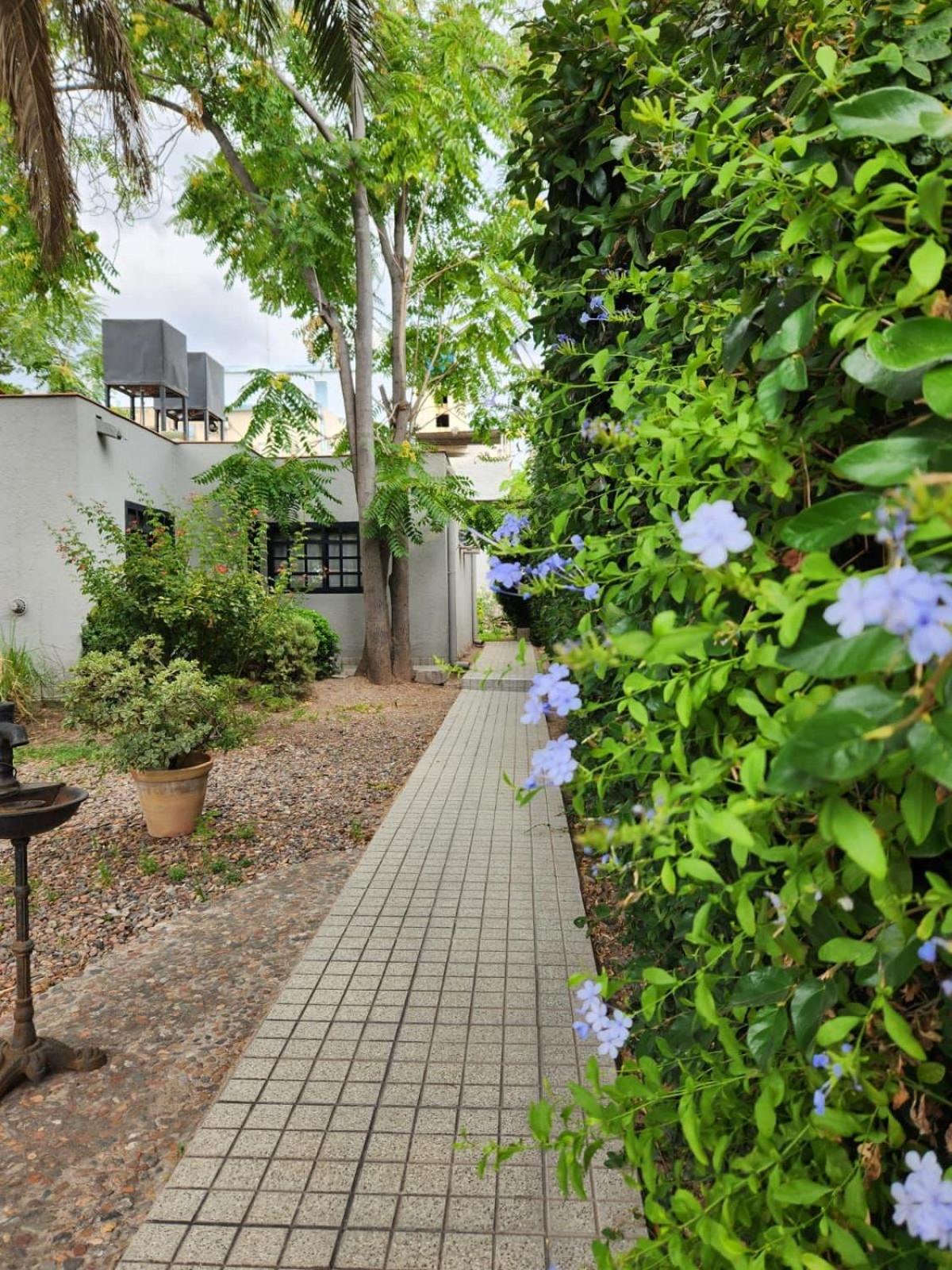 Paso de los Andes 1450 Mendoza Suites