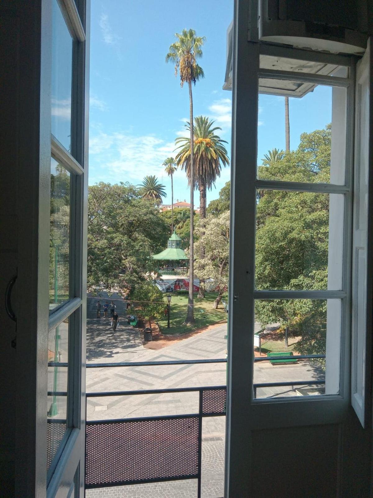 Hotel Plaza - Image 1