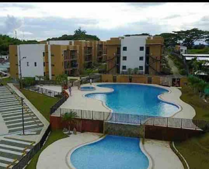 Alojamiento con piscina en el eje cafetero
