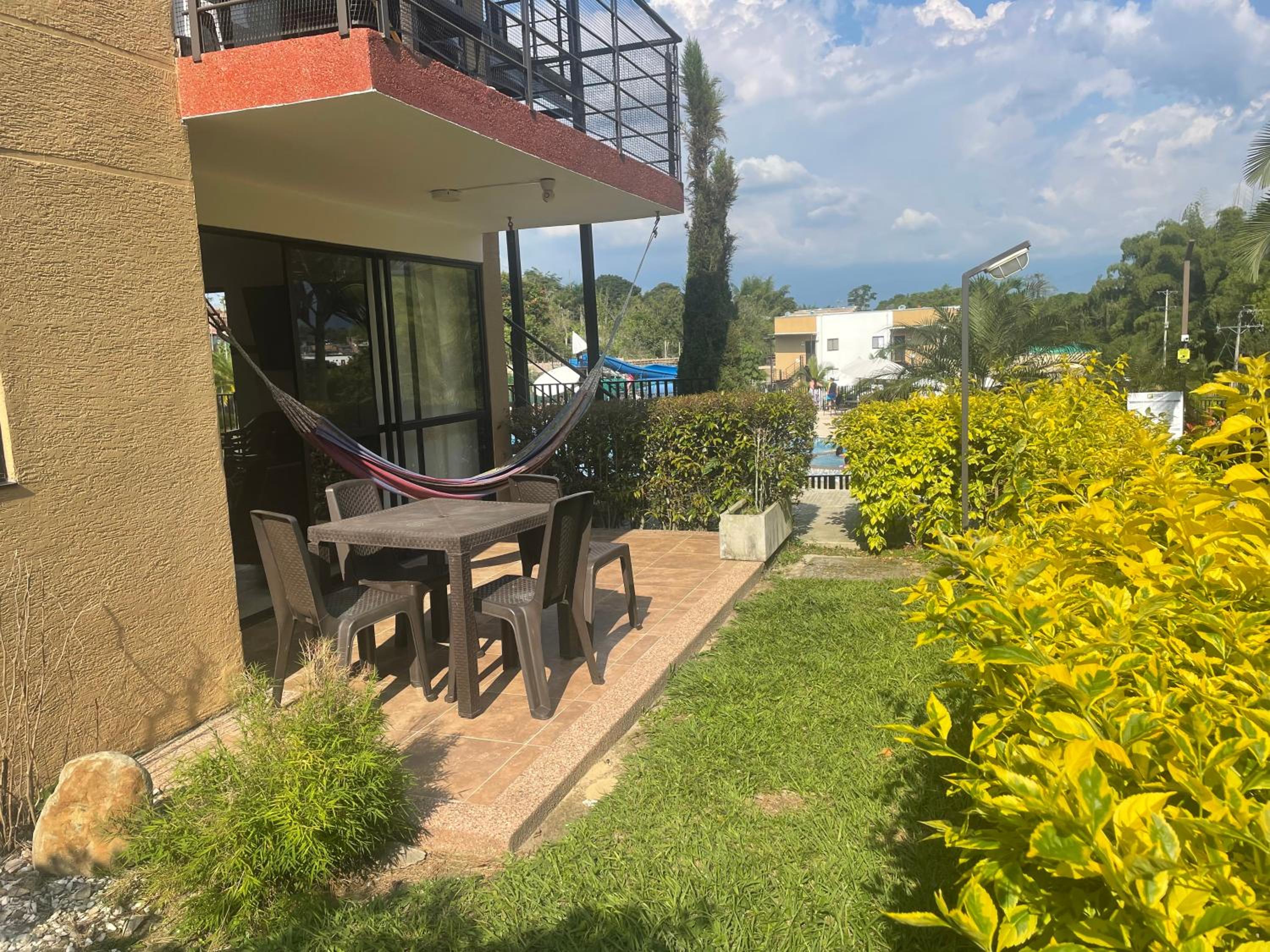 Alojamiento con piscina en el eje cafetero