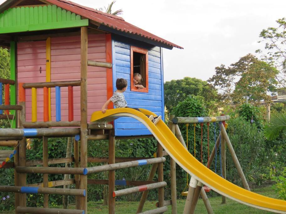 Alojamiento con piscina en el eje cafetero