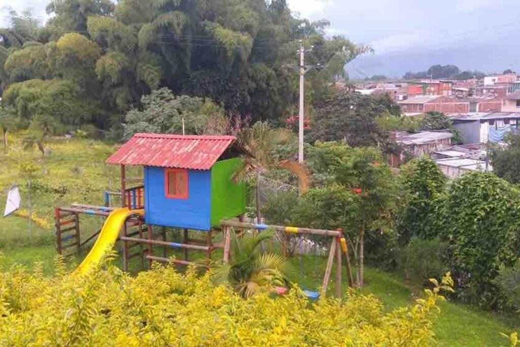 Alojamiento con piscina en el eje cafetero
