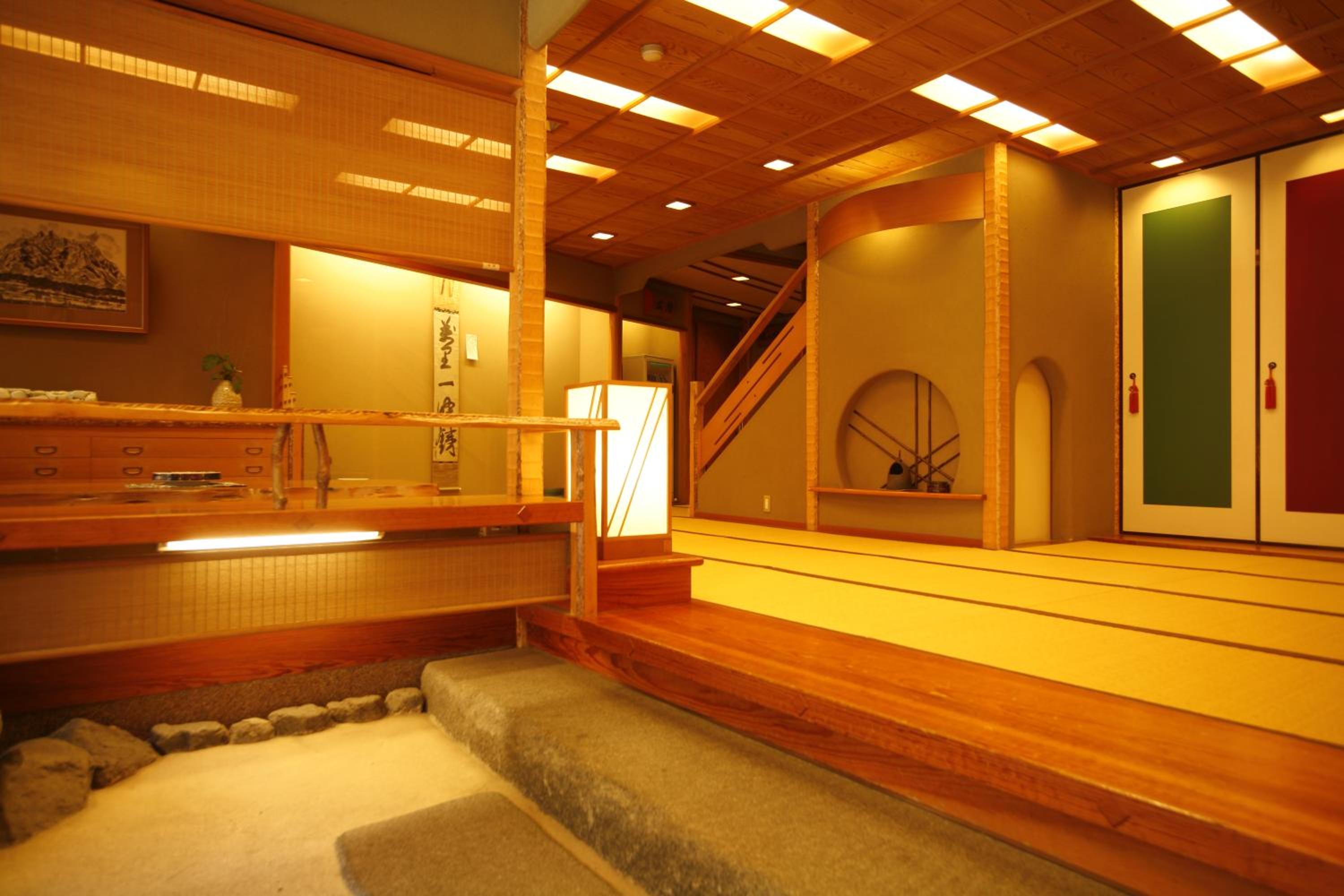 Sennennoyu Koman